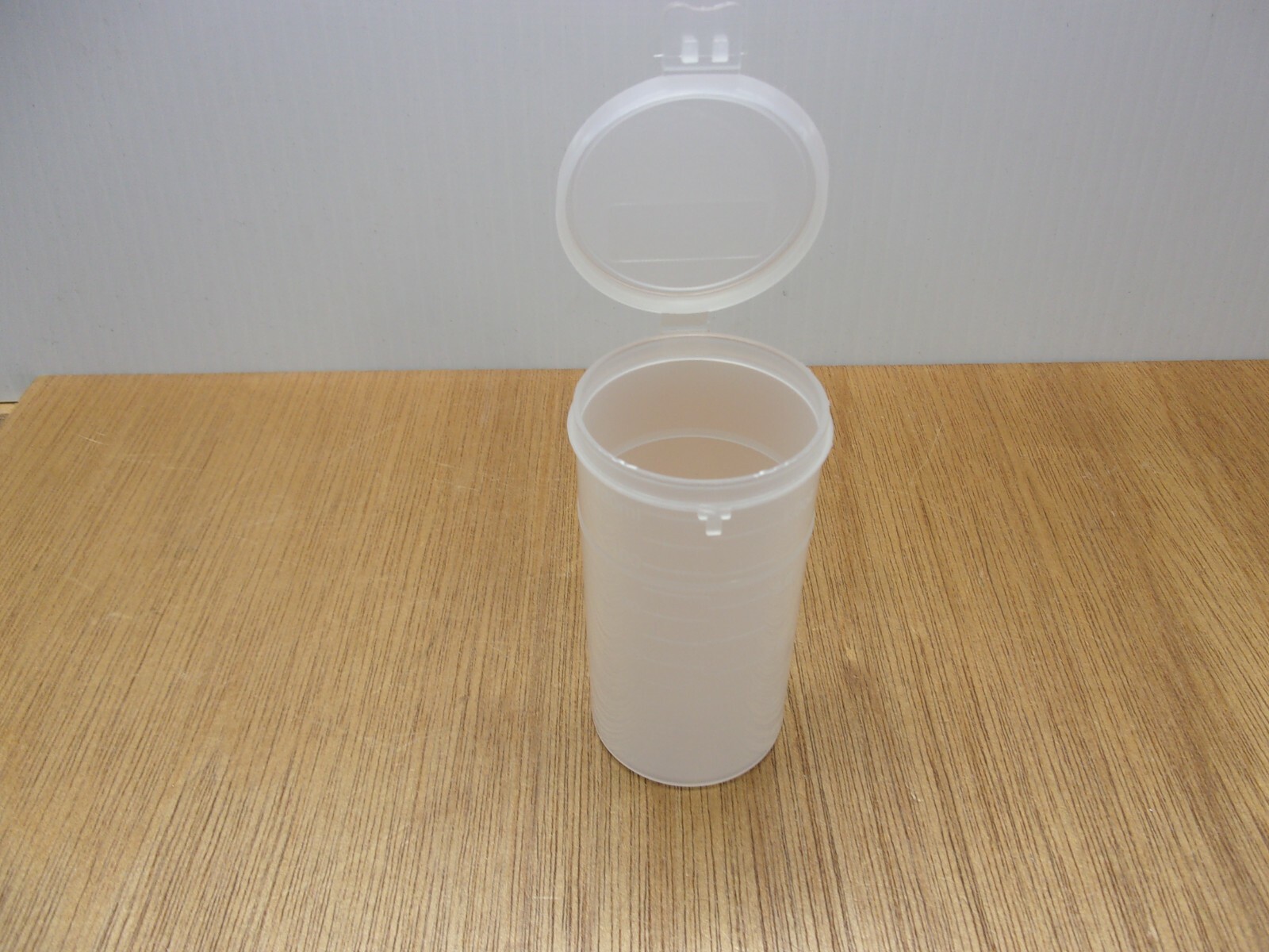 (Qty.12) Polypropylene Storage Bottles Snap Lock Screws Jewelry Parts Coins 4oz.
