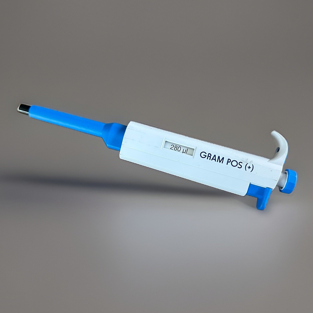 BIOMERIEUX V1222 GRAM POS 280 µl Blue & White Laboratory Fixed Volume Pipette