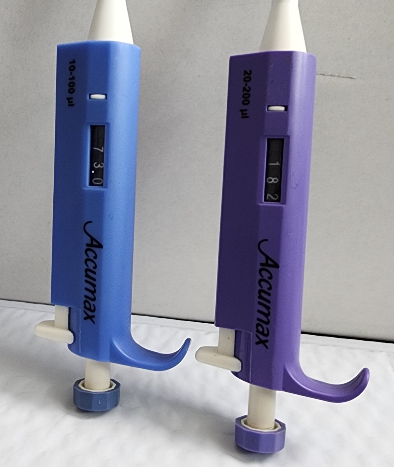 ACCUMAX Fully Autoclavable Single-Channel Pipettes, 10-100 μL , 20-200 μL