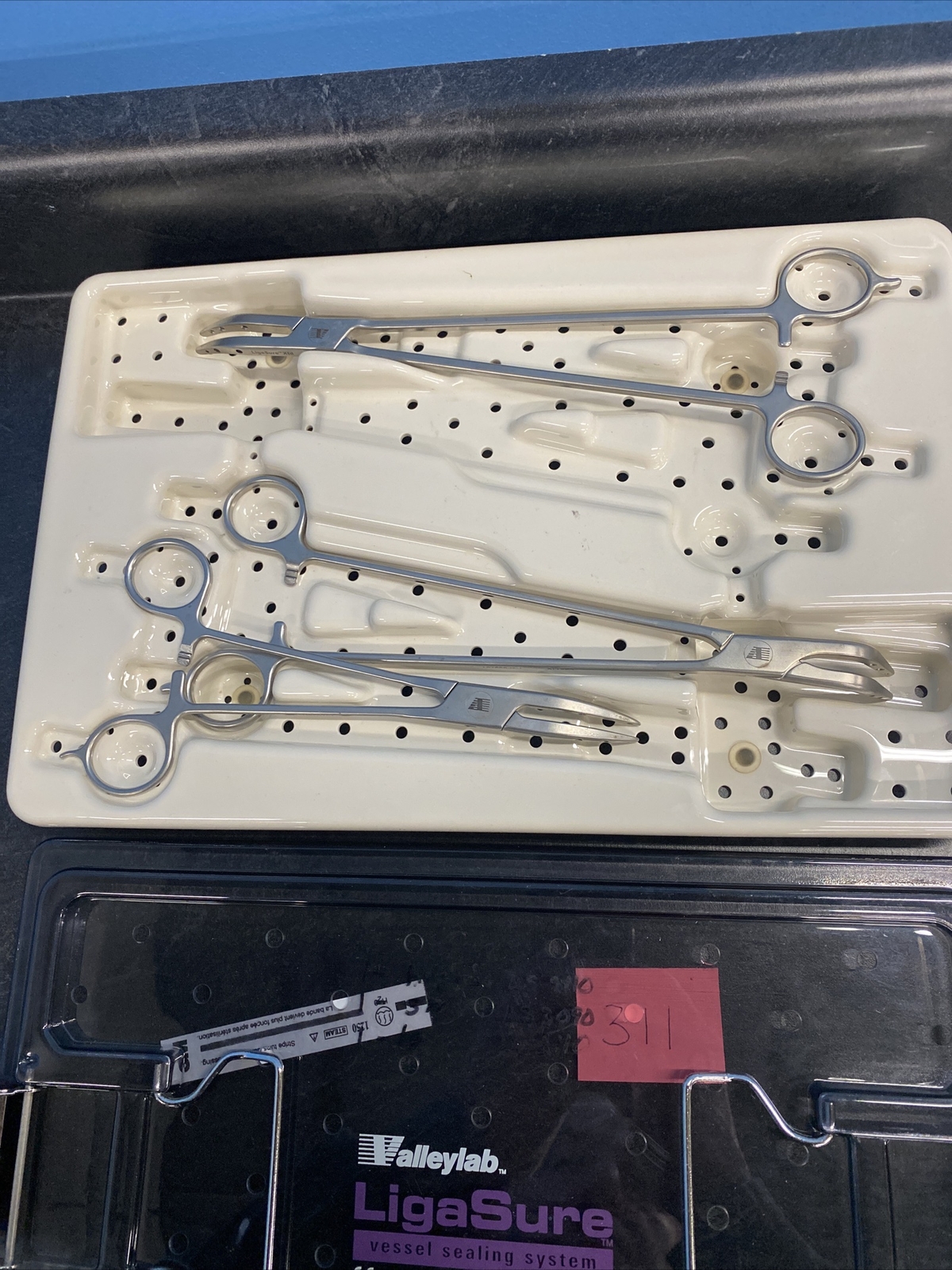 Valleylab LS0200 LigaSure Sterilization Container With Instruments Very Nice