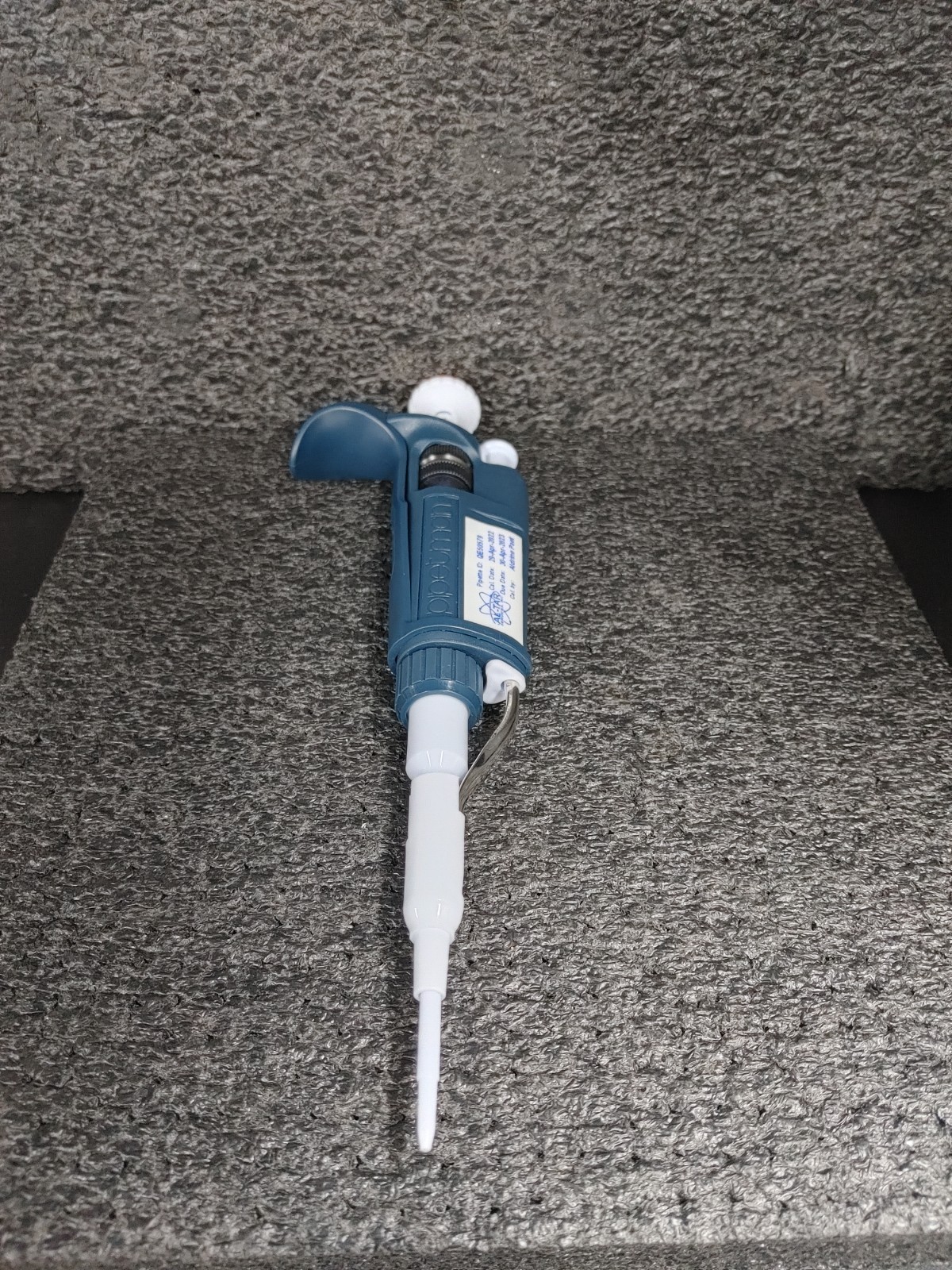 GILSON PIPETMAN P2 0.2-2µL Variable Volume Manual Micropipette