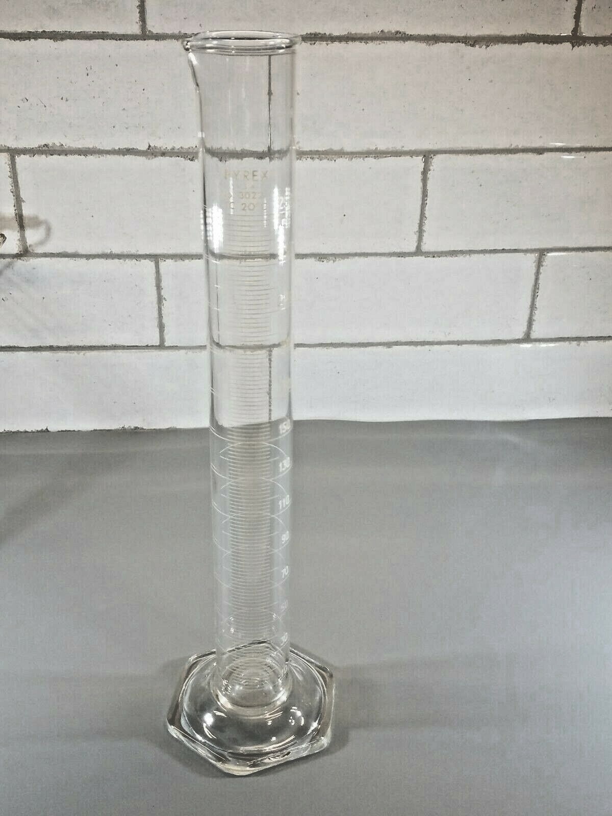 Pyrex 250 ml Graduated Cylinder Hex Base No. 3022 TC 20 C