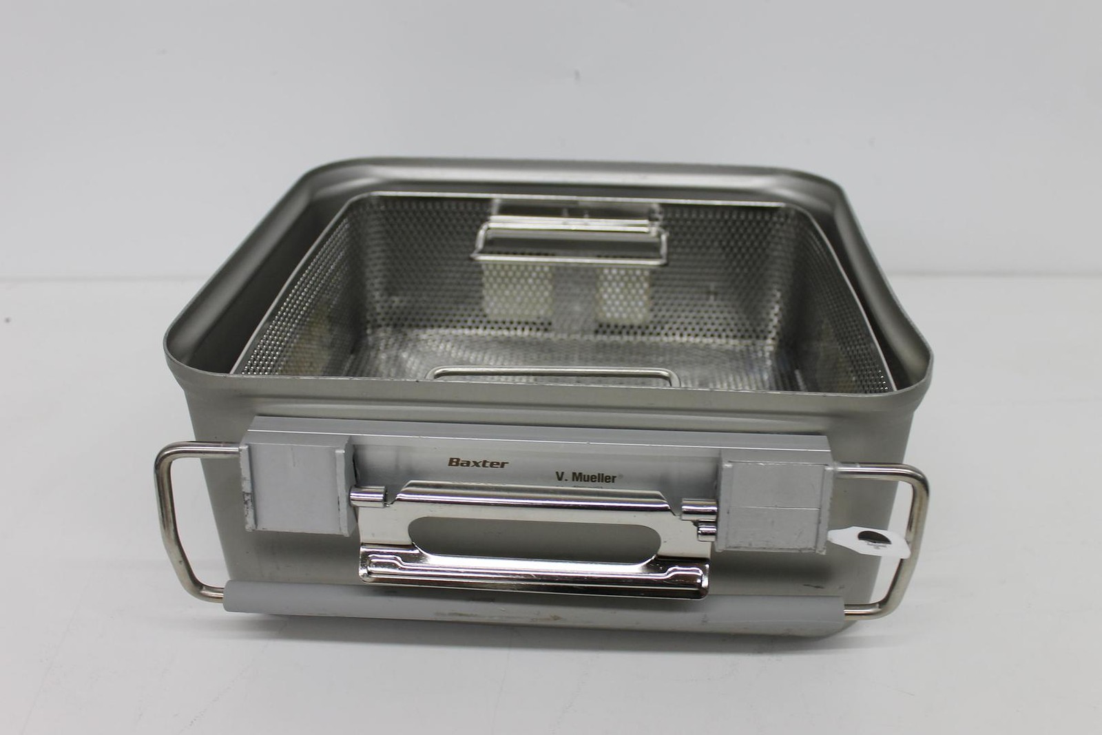 V Mueller Baxter 3M Drill Sterilization Box 12″x10″x5″ / Filter Holders, Basket