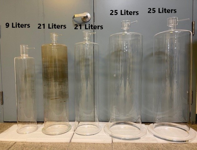 Laboratory quartz glass reactor chambers