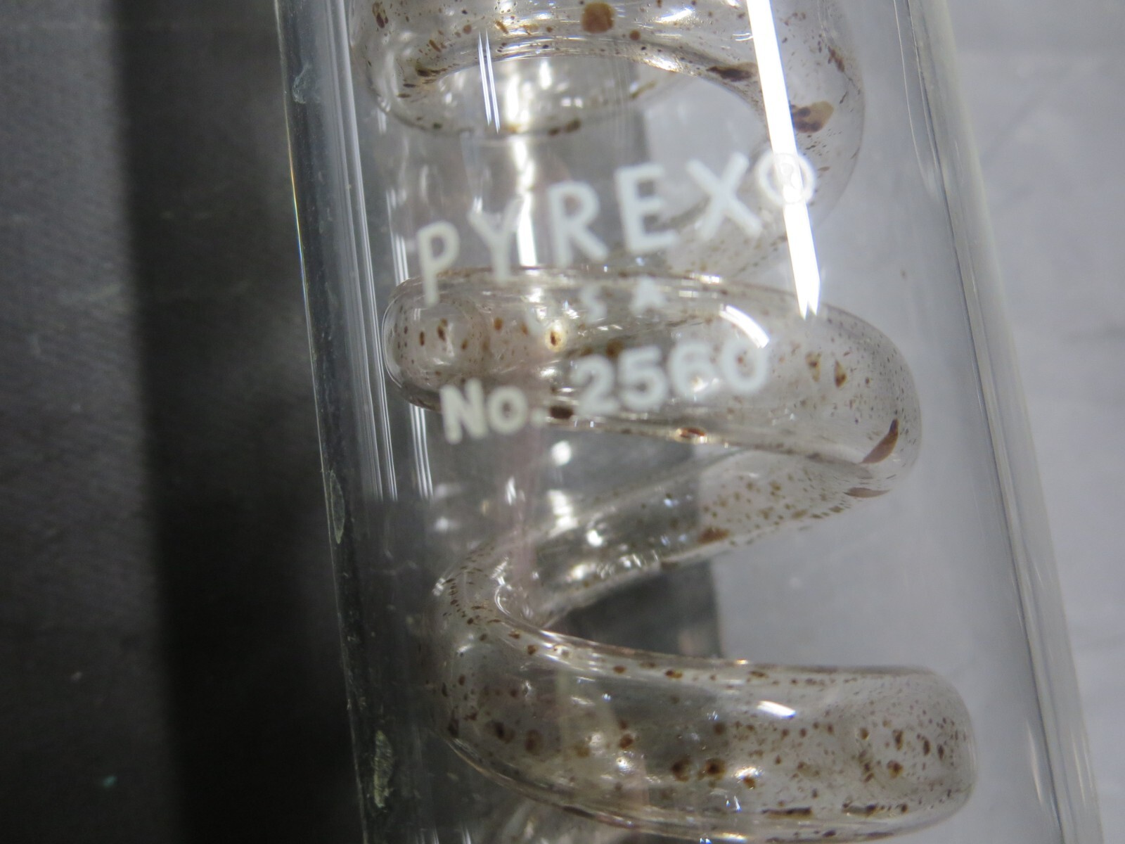 Pyrex/2560/Graham Condenser/Length End To End=25 1/2 In (647MM)/Residue See Pics