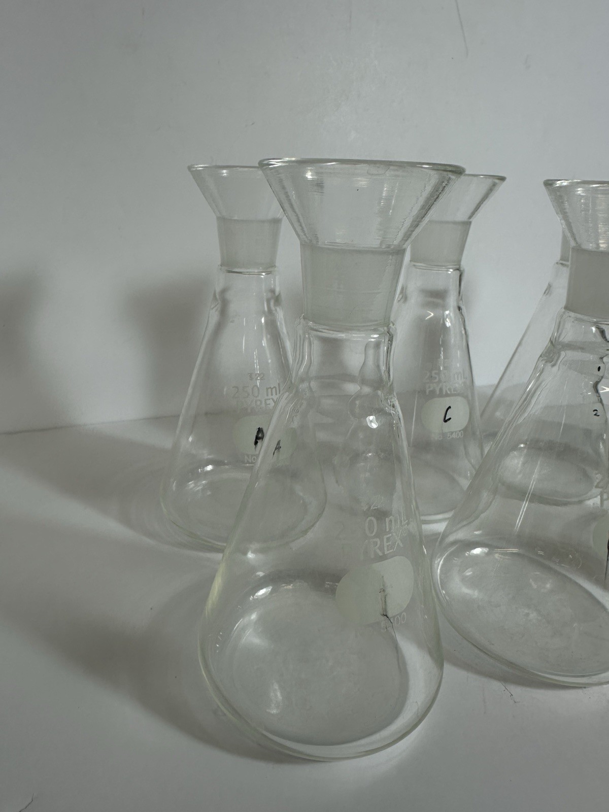 250 ml Pyrex Erlenmeyer Flasks No 5400 Conical T22 Narrow Neck Flared Rim Lot 8
