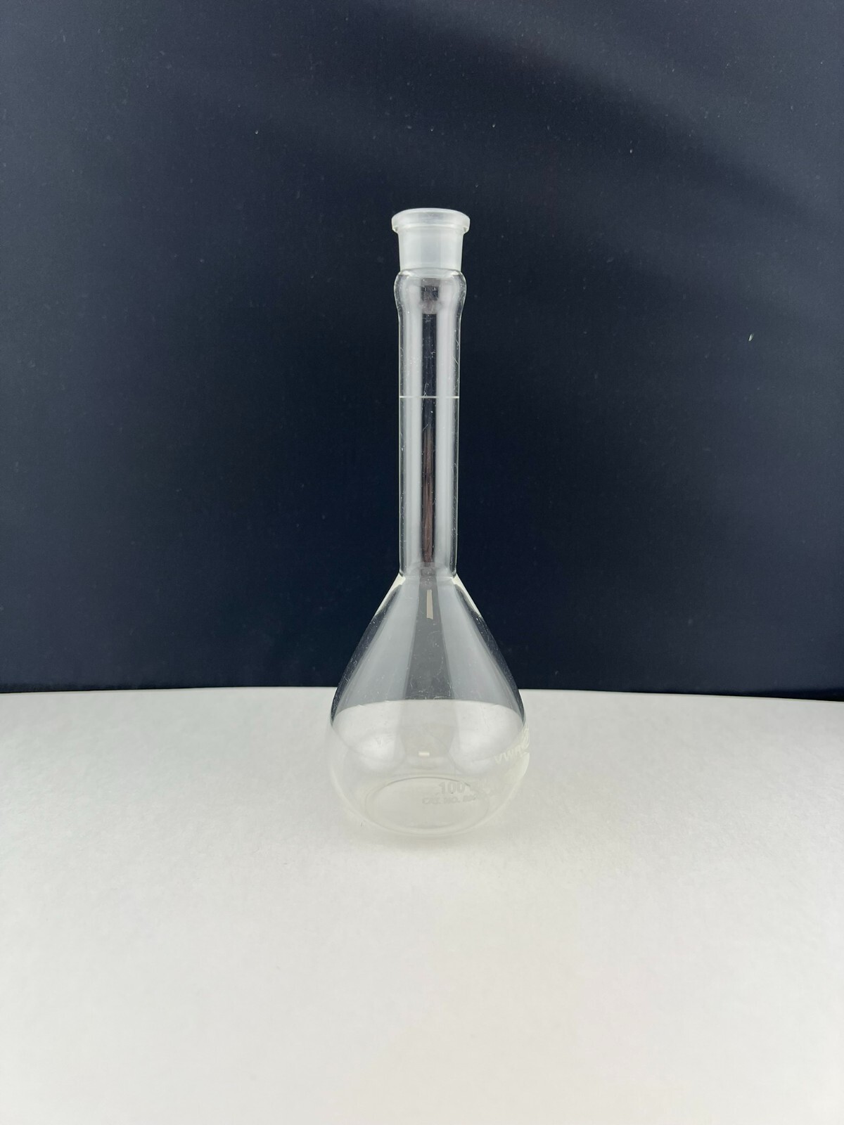 VWR 89000-404 100 mL Class A Volumetric Flask
