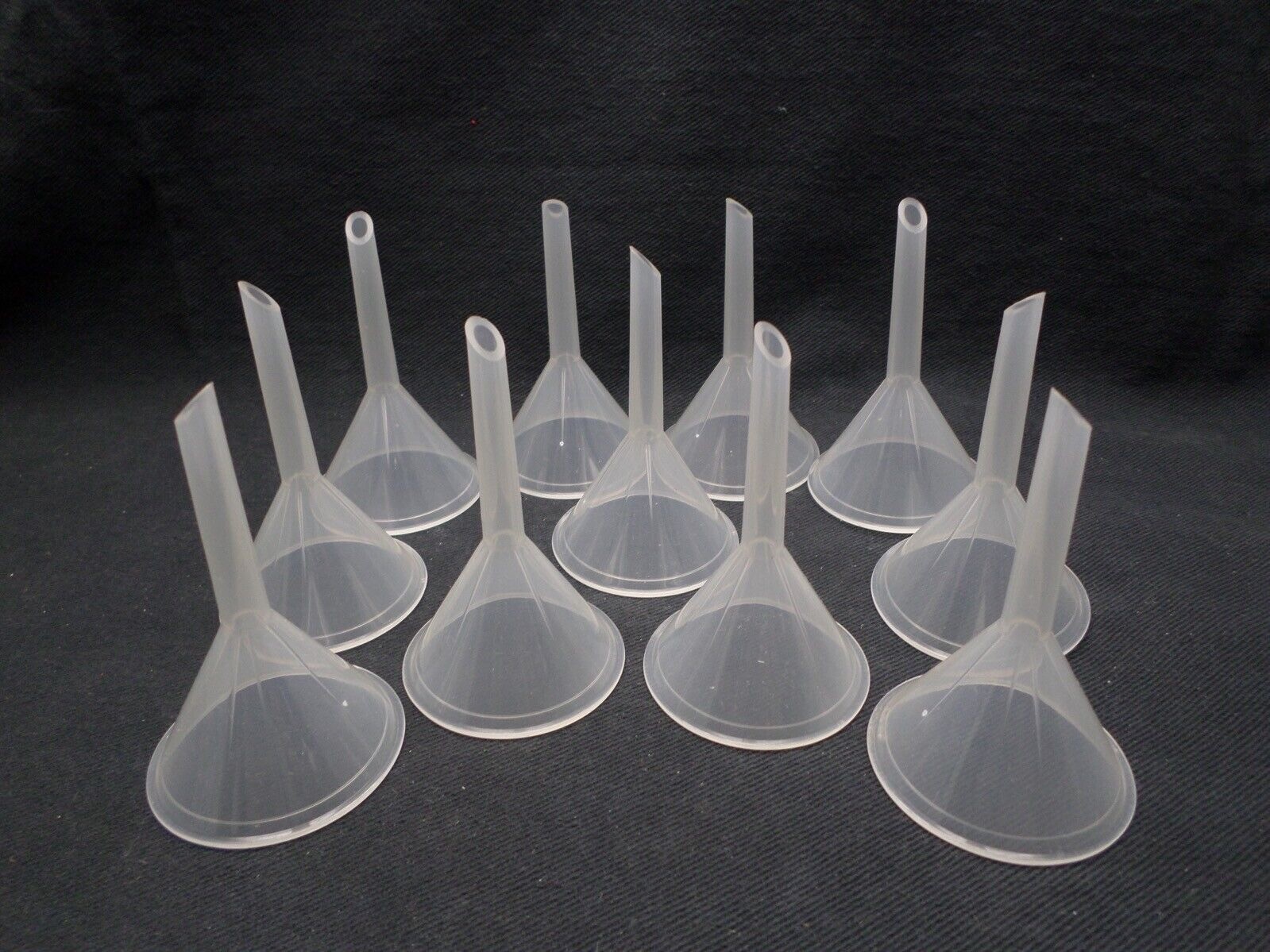 (11) Laboratory 46mm ID Plastic Ribbed Analytical Funnel With 49mm Length Stem