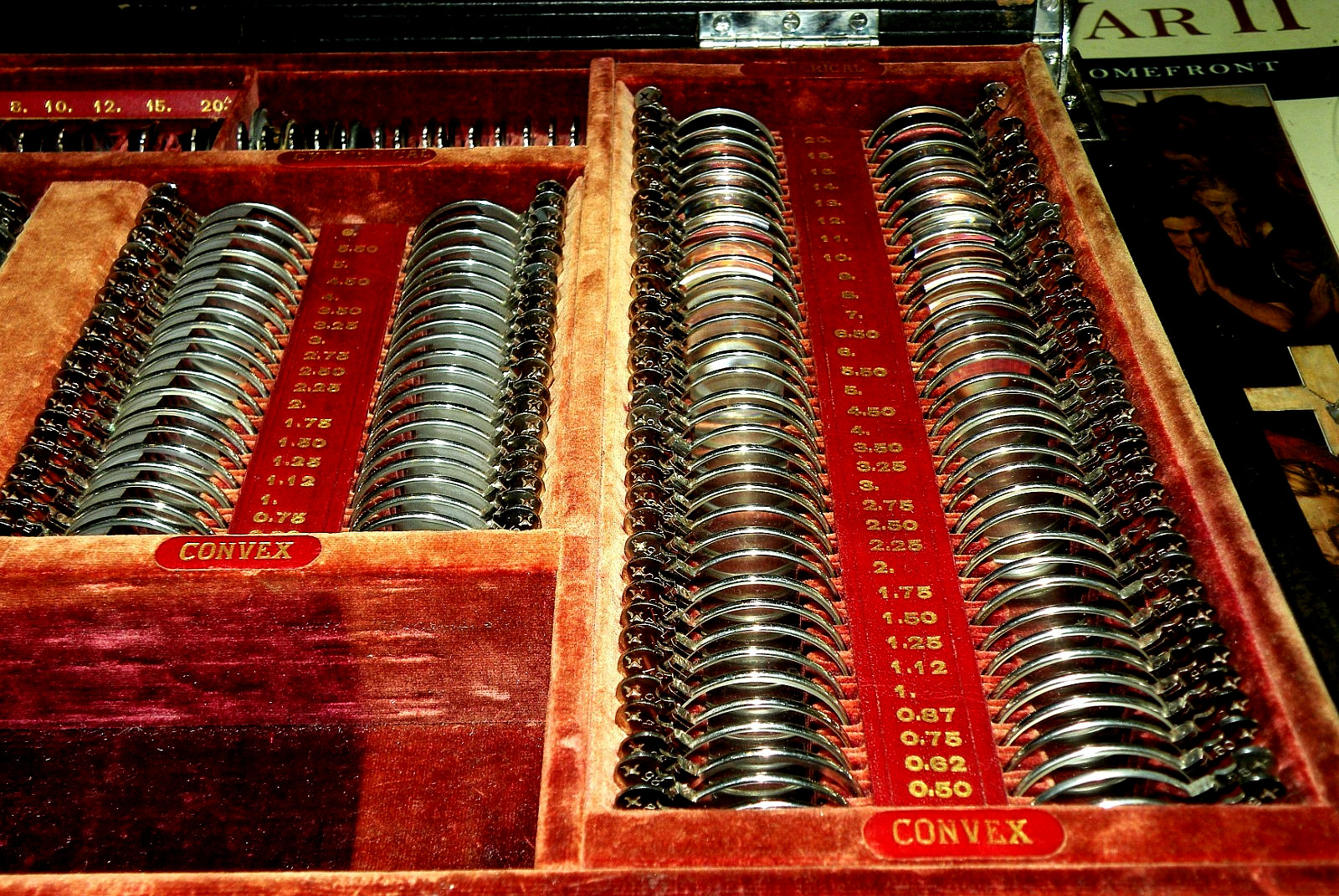 ((100% COMPLETE SET)) ANTIQUE AMERICAN OPTICAL OPHTHALMIC OFFICE TRIAL LENS SET