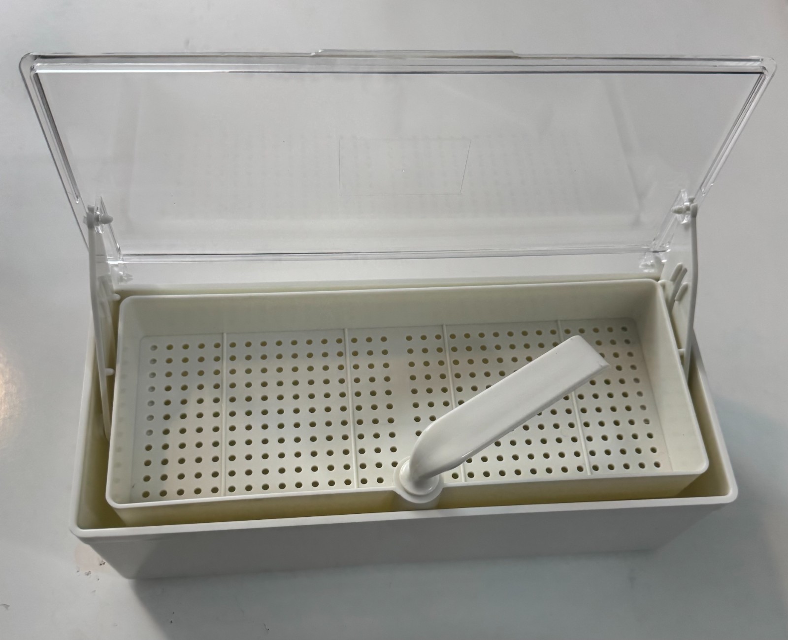 White Germicide Tray for the Cold Sterilization of Dental Tattoo Medical tools