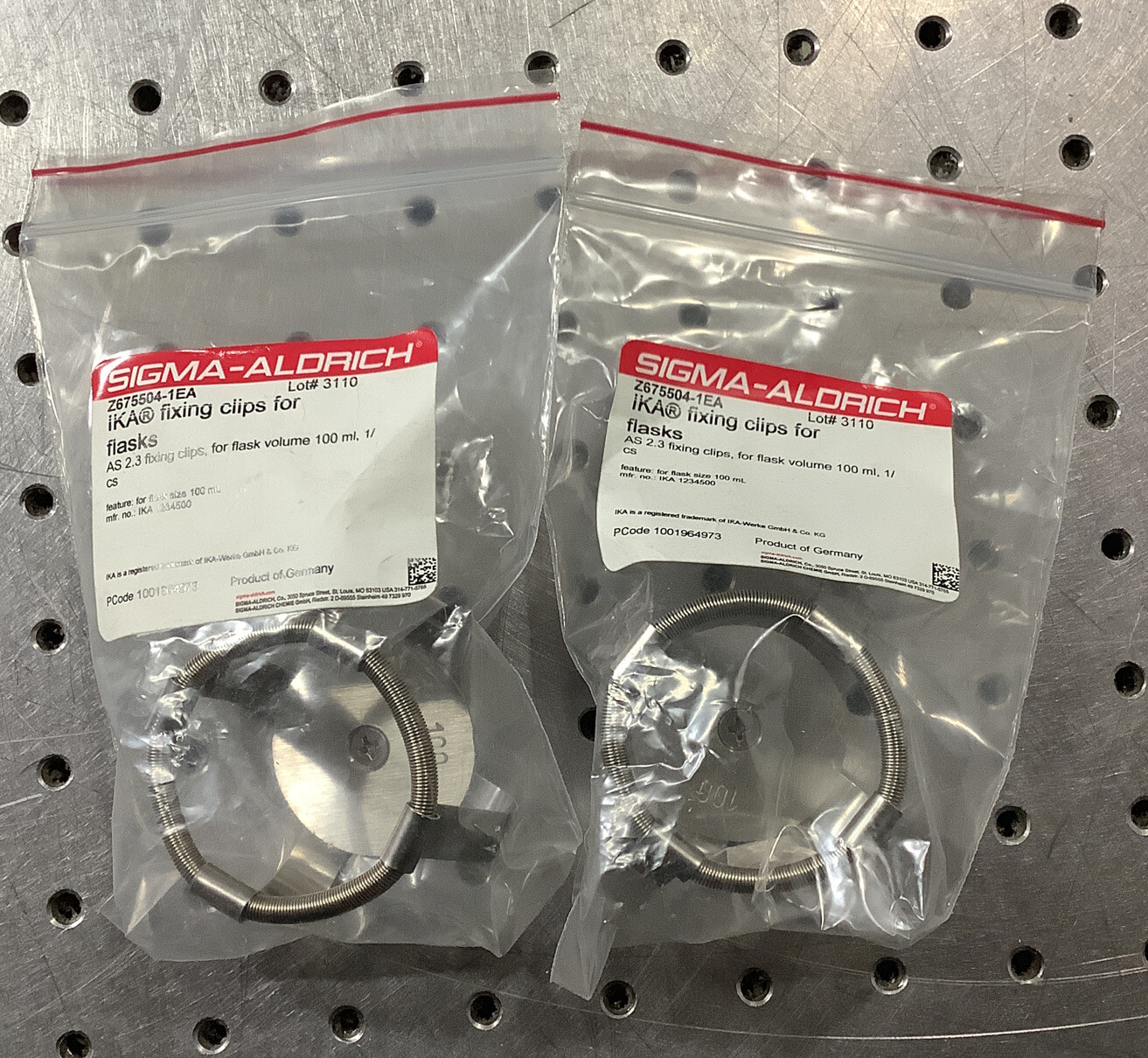 Lot of 2 IKA Fixing Clips For Flasks 100 ml Sigma Aldrich