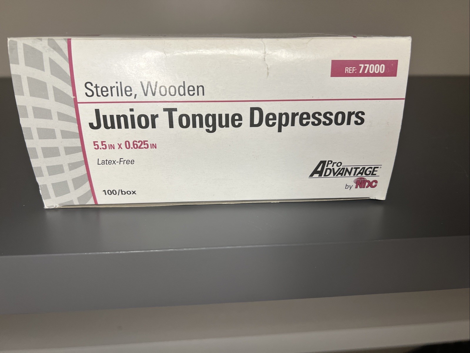 Pro Advantage sterile wooden junior tongue depressors