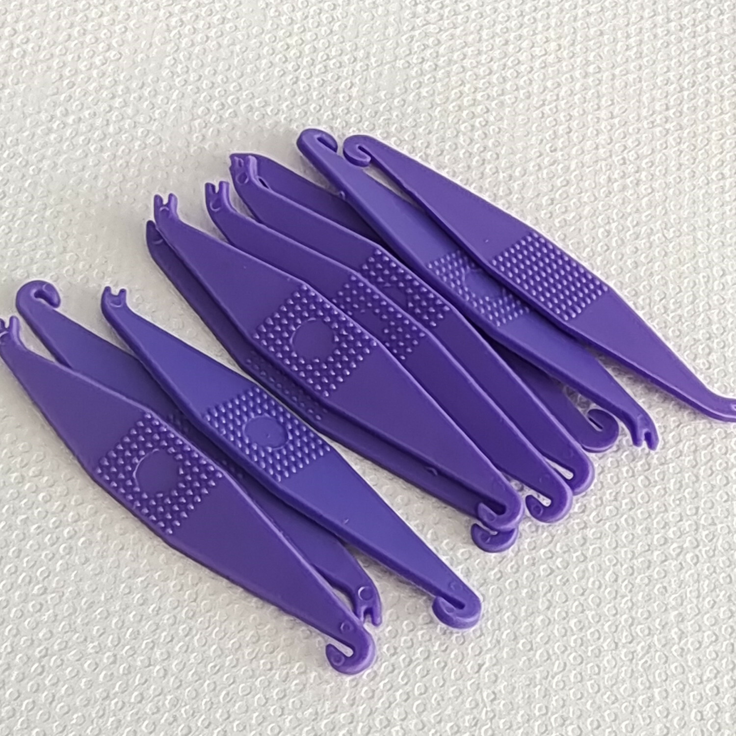 50Pc Dental Elastic Placing Hook Disposable Plastic Rubber Band Hook Orthodontic