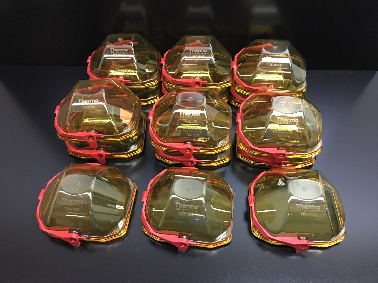 Thermo Scientific REF 75007309 ClickSeal Biocontainment Lid TX-1000 Lot 16 PCS