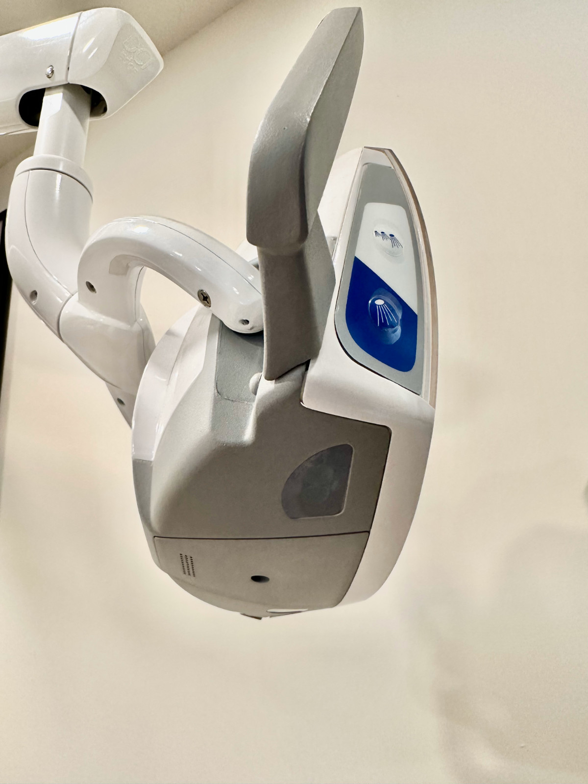 DCI Edge Series 4 Light – Post Mount, 115V, White (Dental )