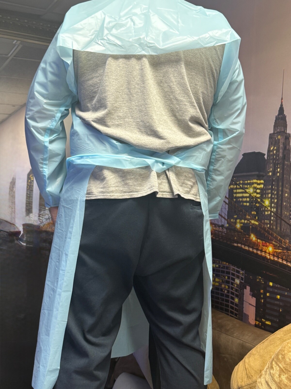 SAFETY ZONE PROGUARD ISOLATION GOWN WITH THUMB LOOP SIZE 45″ LENGTH BAG Of 10