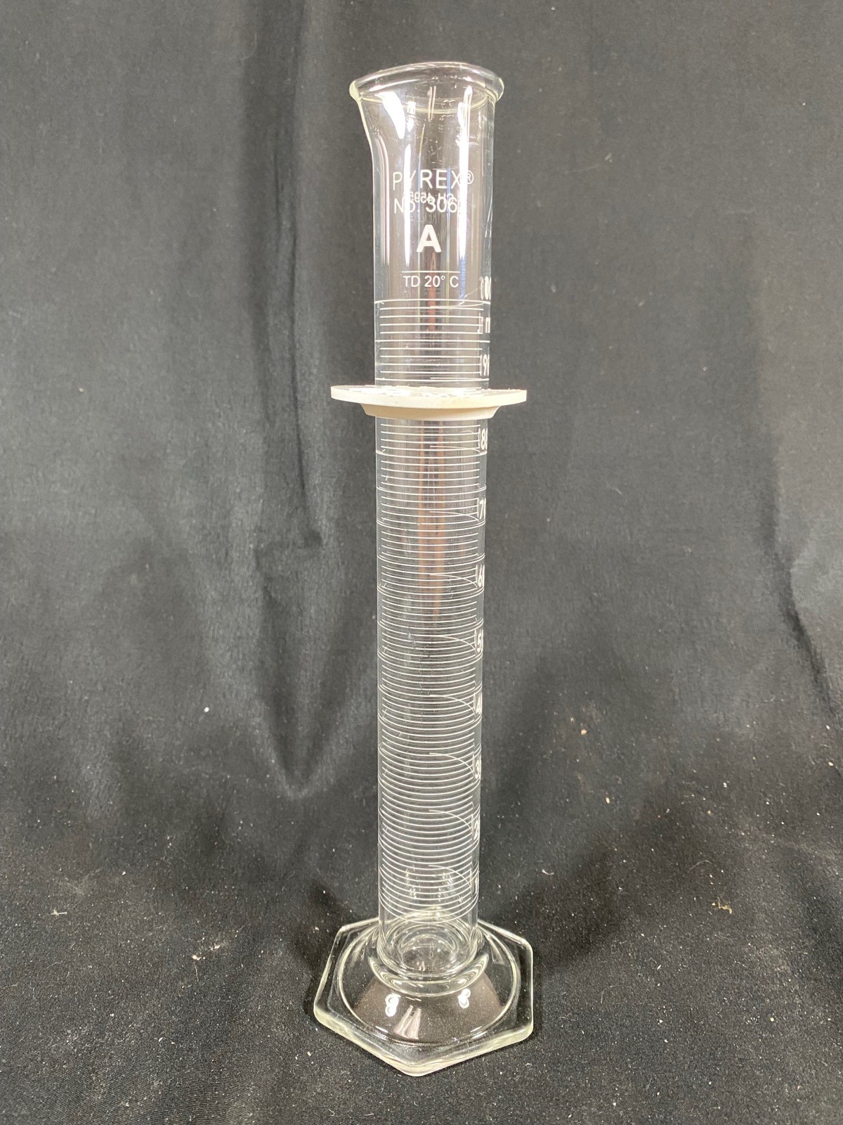 PYREX Glass 100mL Single Metric Certified Class A TD Graduated Cylinder 3062-100