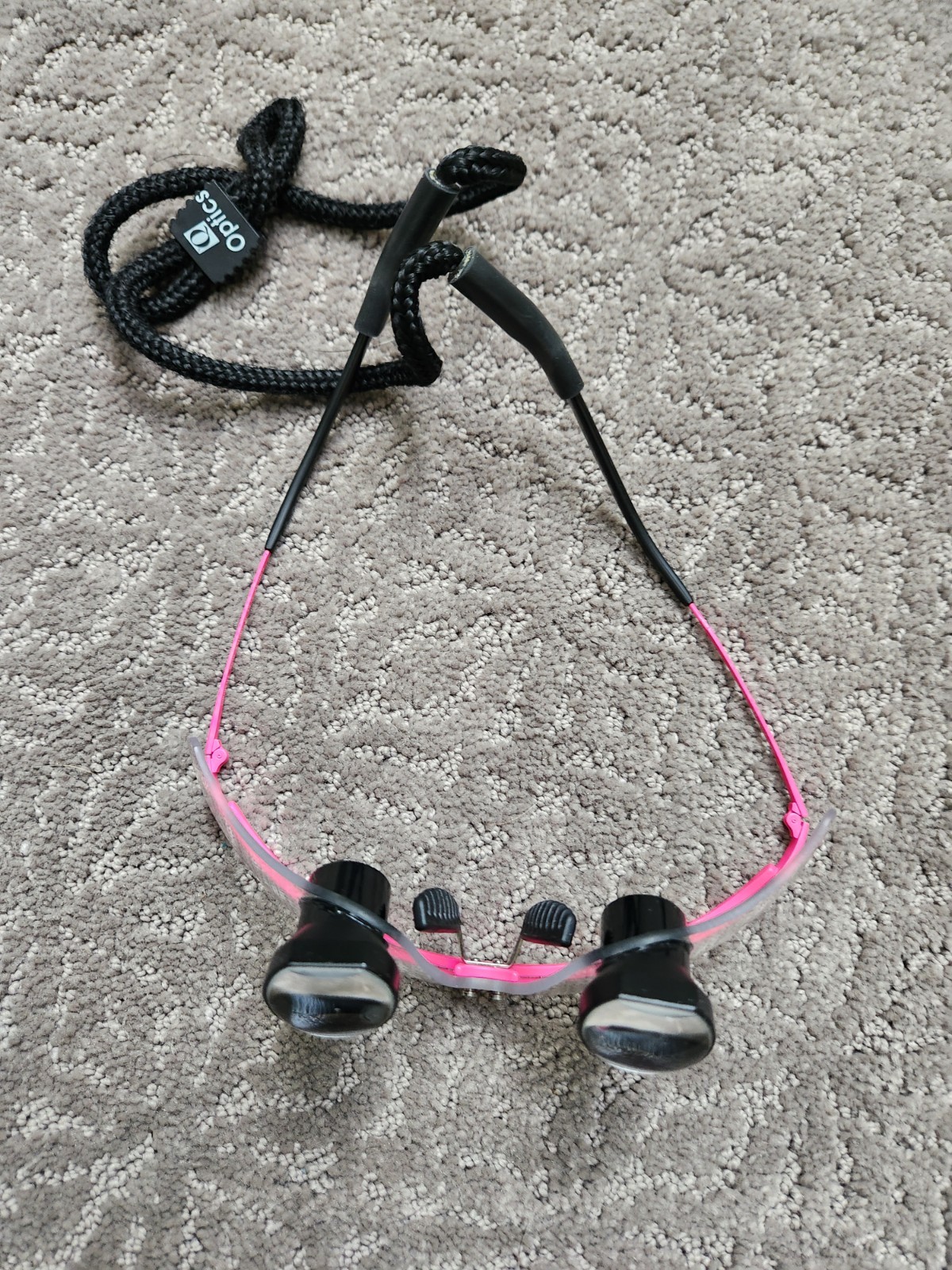 Q-Optics Dental Loupes with Rechargeable Light – F-2.5x Eclipse in Hot Pink