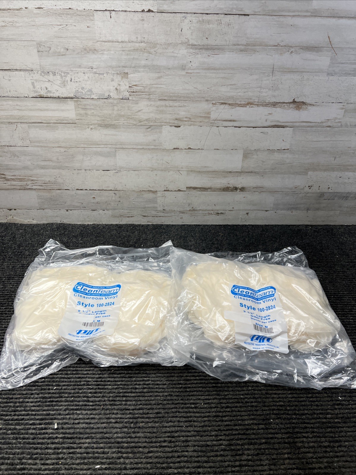 CleanTeam Class 10 Disposable Vinyl Gloves 9-1/2” L Size Medium 200/Pcs 100-2824