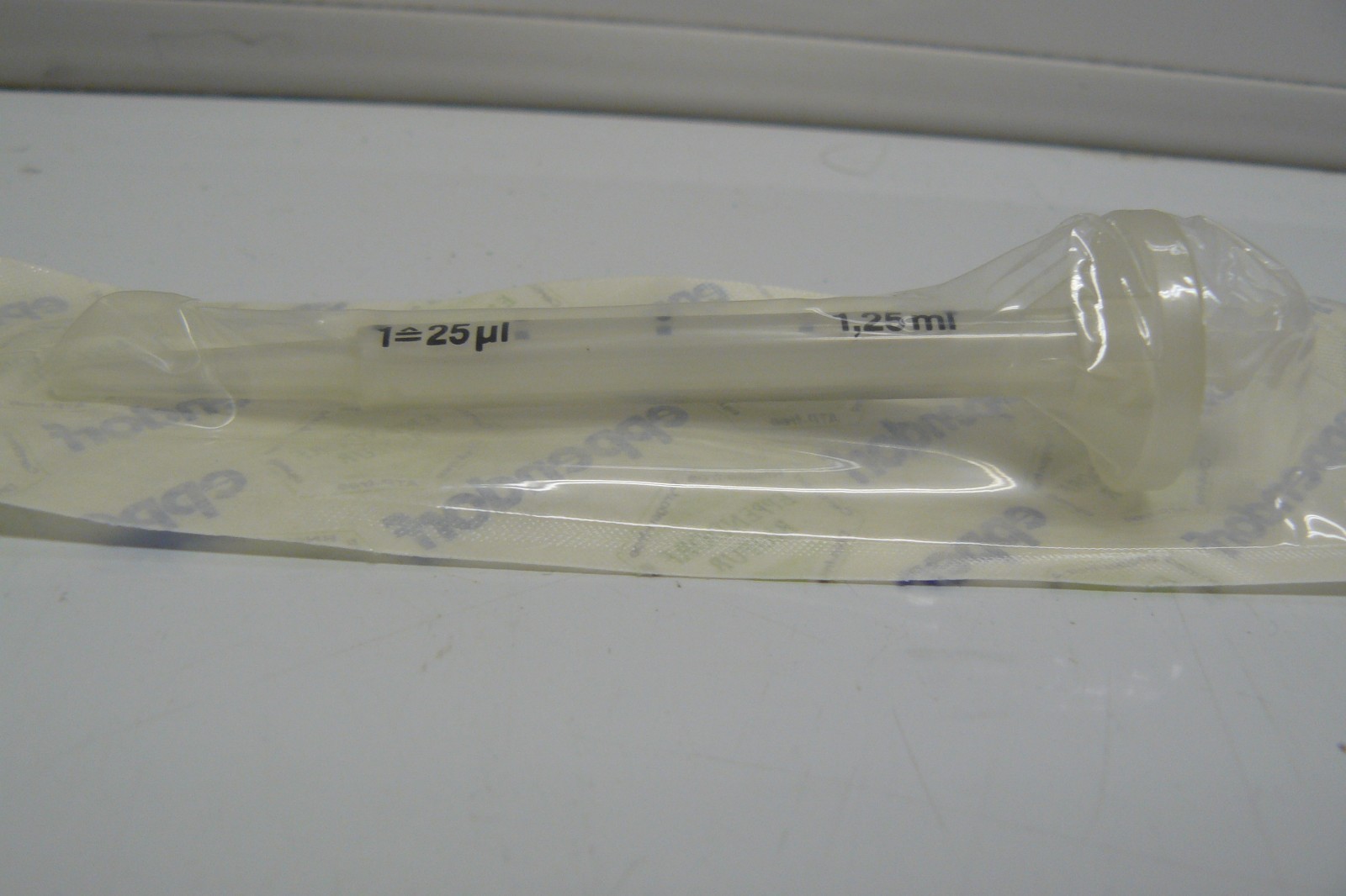 BOX OF 100 EPPENDORF COMBITIPS 22 49 510-1 1.25mL INDIVIDUALLY WRAPPED