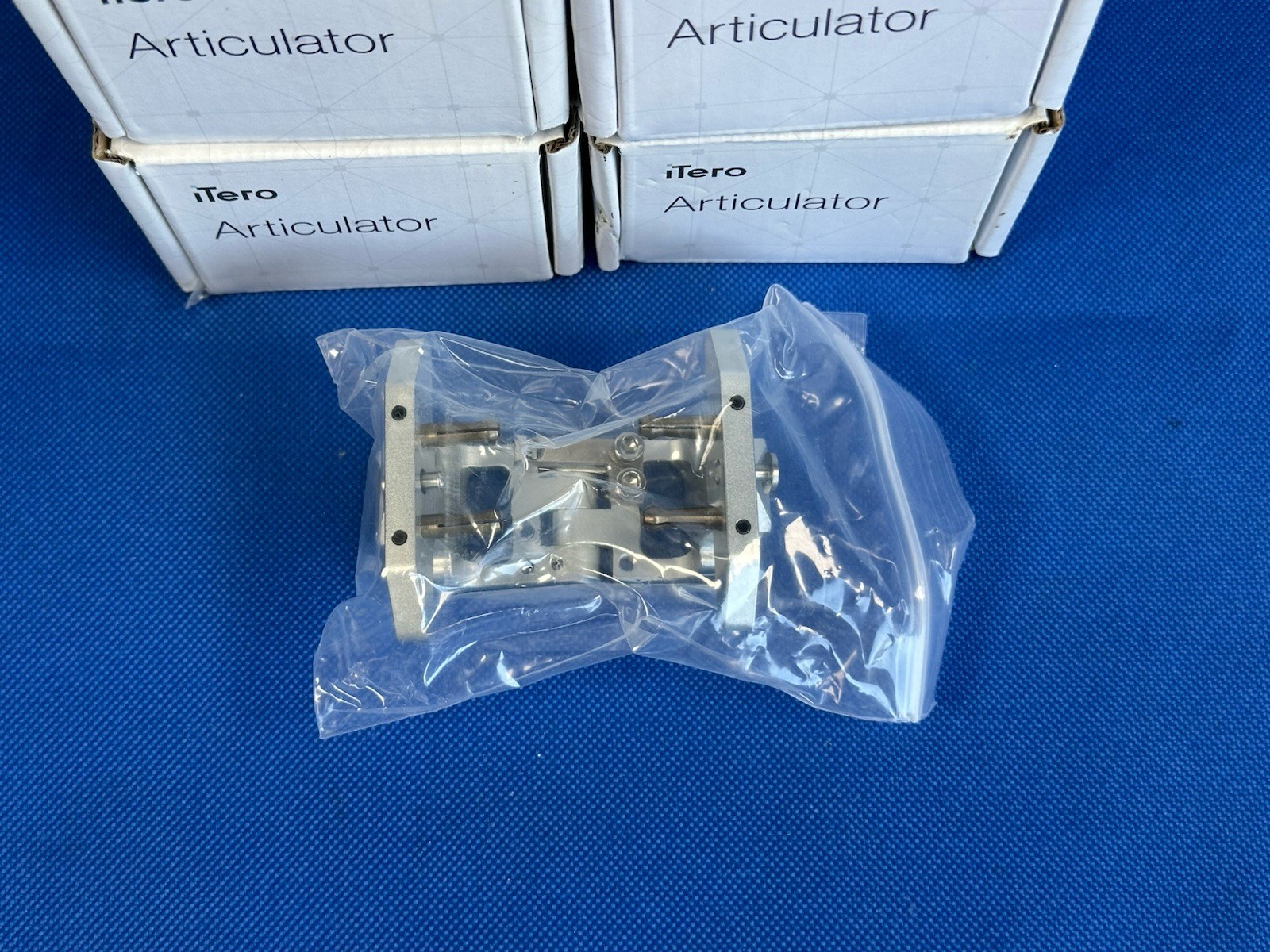 5 New Itero Articulator Align Technology inc.