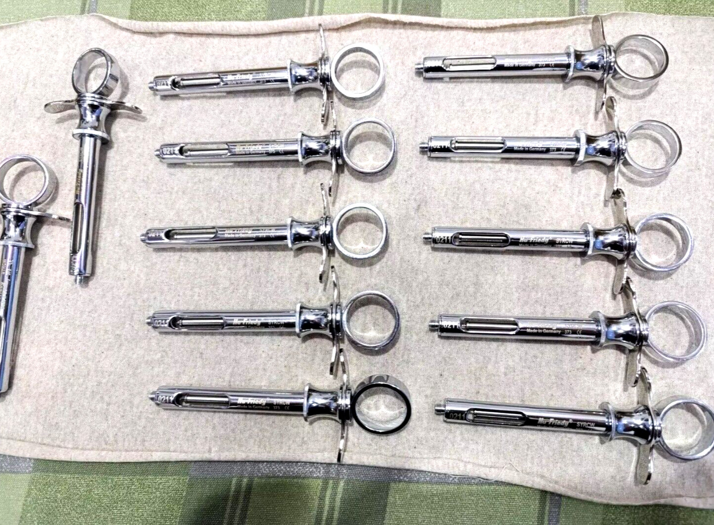 Lot of 12 Hu-Friedy CW Style Dental Anesthetic Aspirating 1.8ml Syringe SYRCW