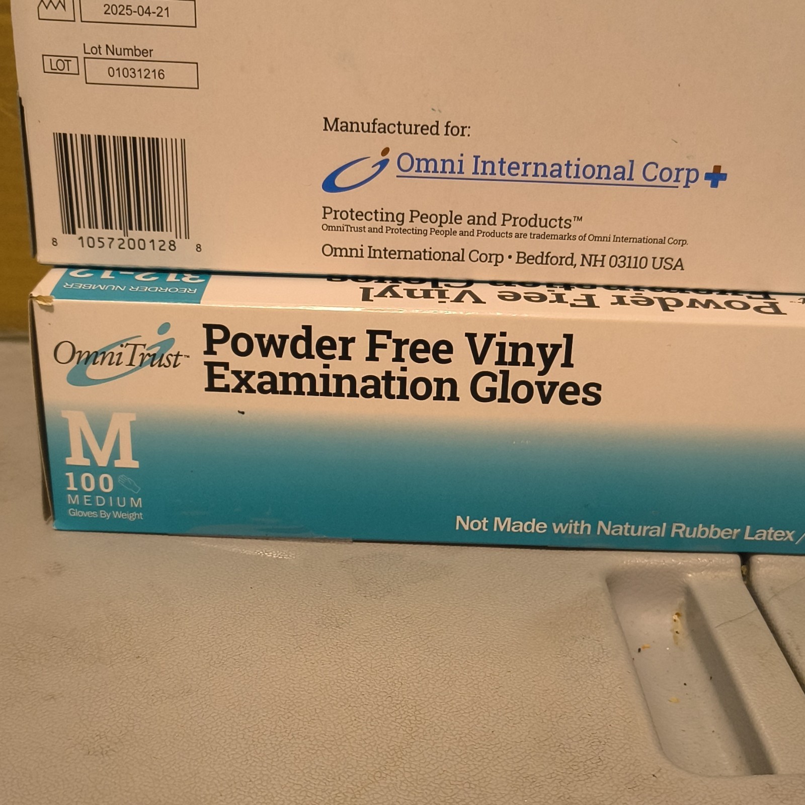 OmniTrust Powder-Free Vinyl Examination Gloves Medium 100 Count Box 312-12