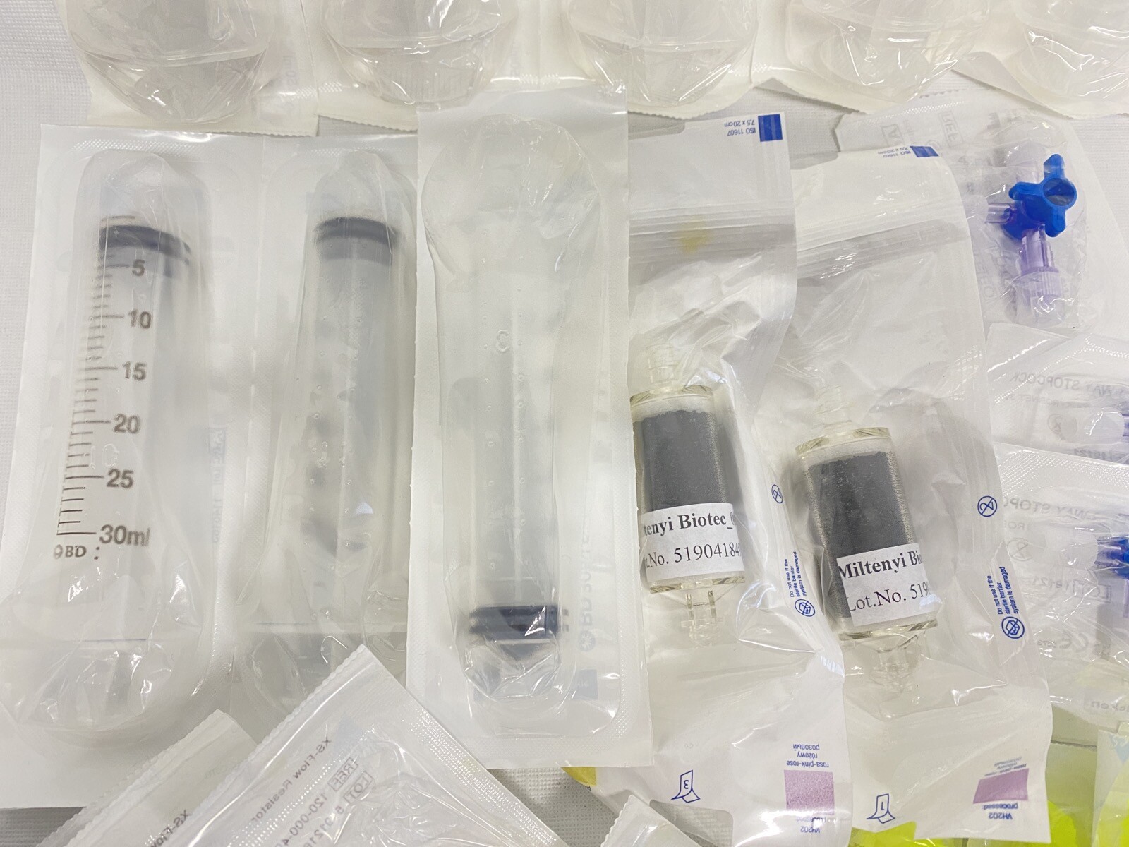 MILTENYI BIOTEC MACS XS Column Flow Resistor 3-Way Stopcock Syringe Pre-S Filter