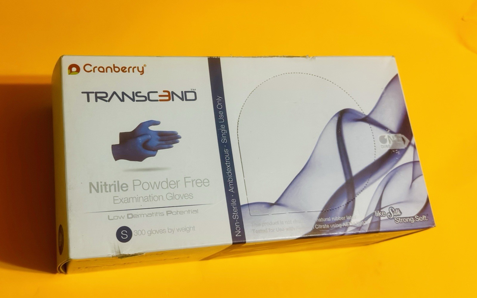 Cranberry Transcend Nitrilie Powder-Free Nitrile Exam Gloves Size Small 300ct