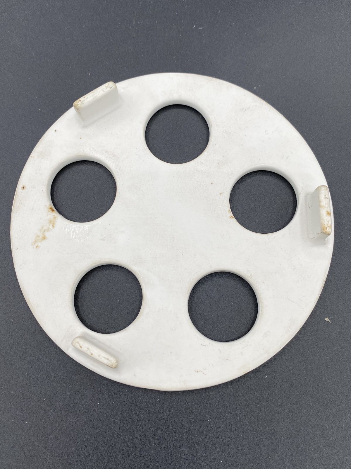 COORS COORSTEK Glazed Porcelain 142mm Diameter 30mm Hole Desiccator Plate 60446