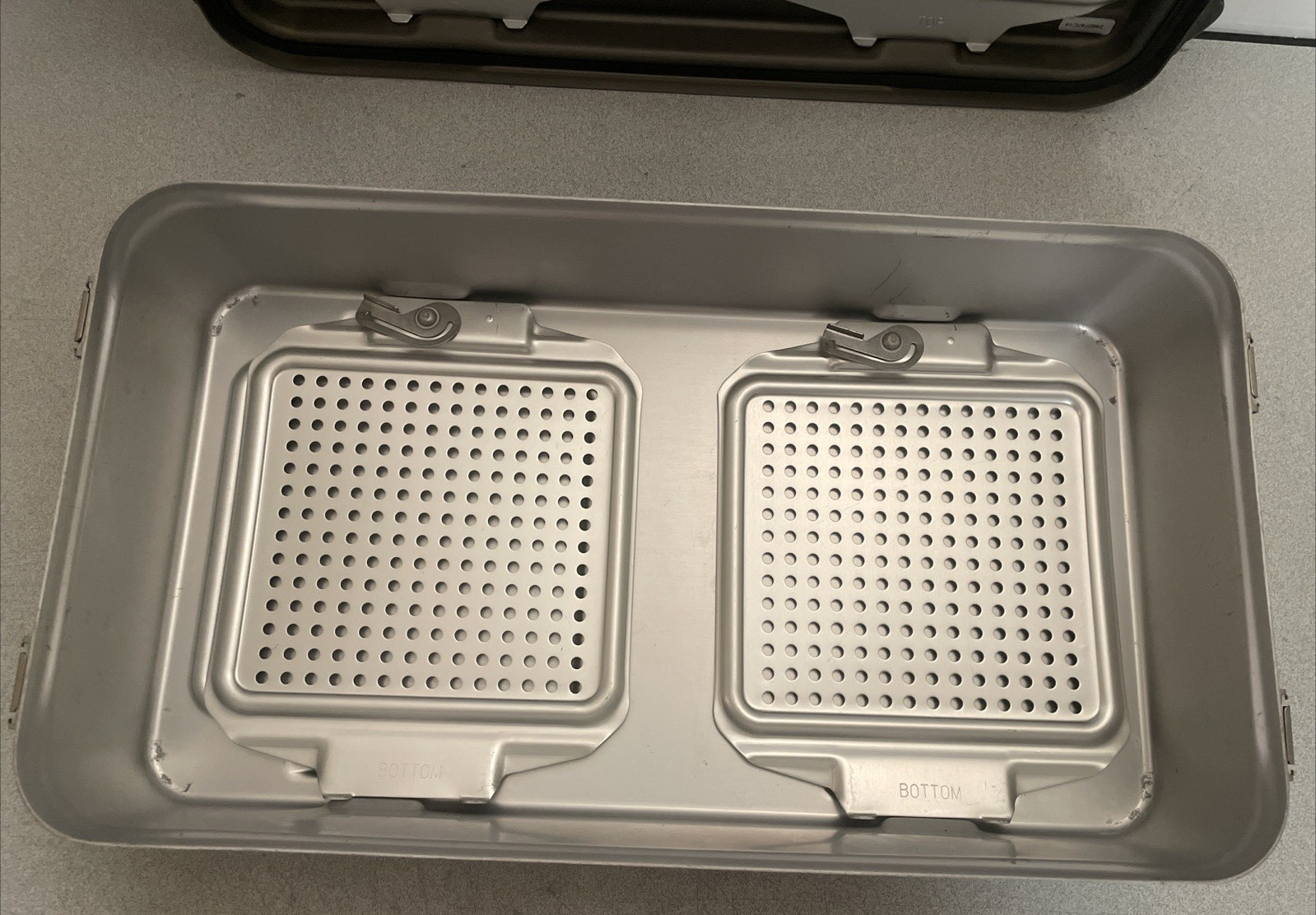 V. Mueller Genesis CD3-5ST Full-Length 23″ x 12″ x 5″ Container w/ Trays