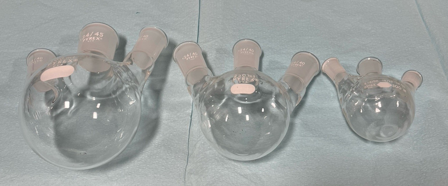 3 pcs Round Bottom Boiling Flasks Three-Neck 24/40,34/45, 500 ml, 250 ml, 100 ml