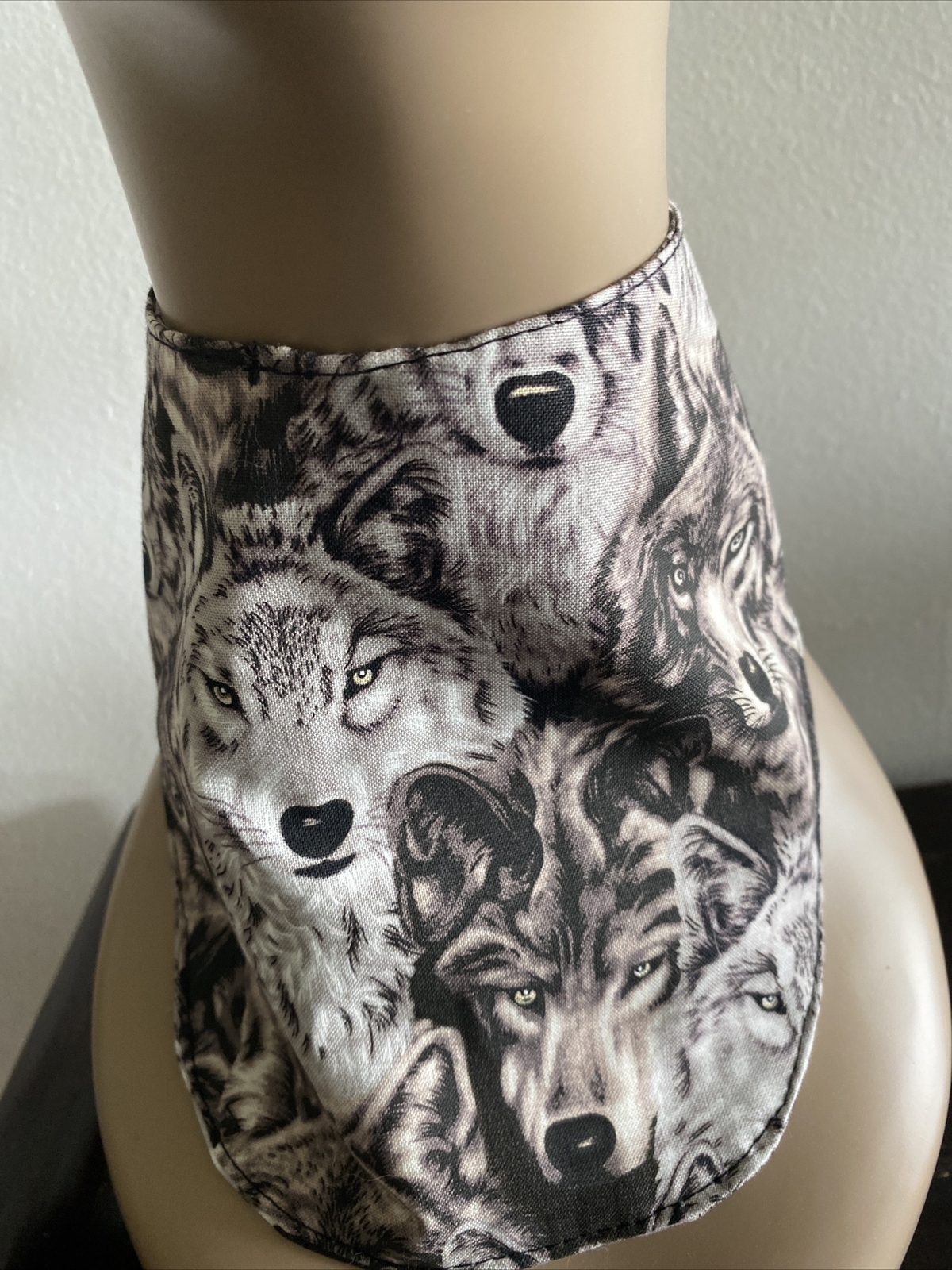 New Washable X ray Thyroid Shield Cover Wolf Print