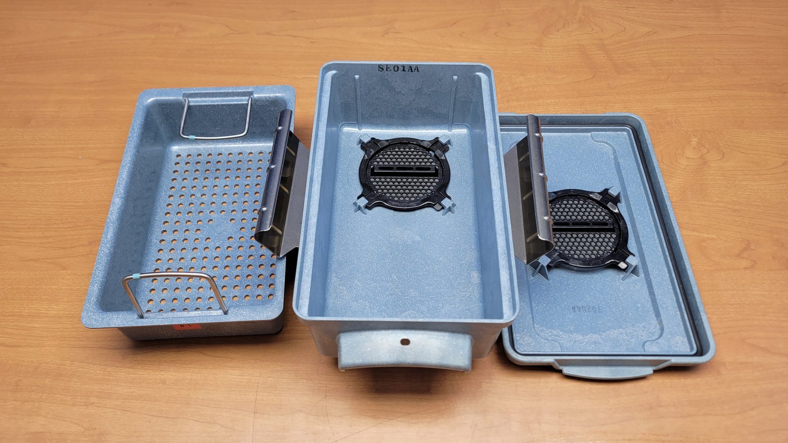 STERIS STERILIZATION CONTAINER – 12 3/8 IN.X 7 1/2 IN.X 5 1/2 IN. – SE01AA