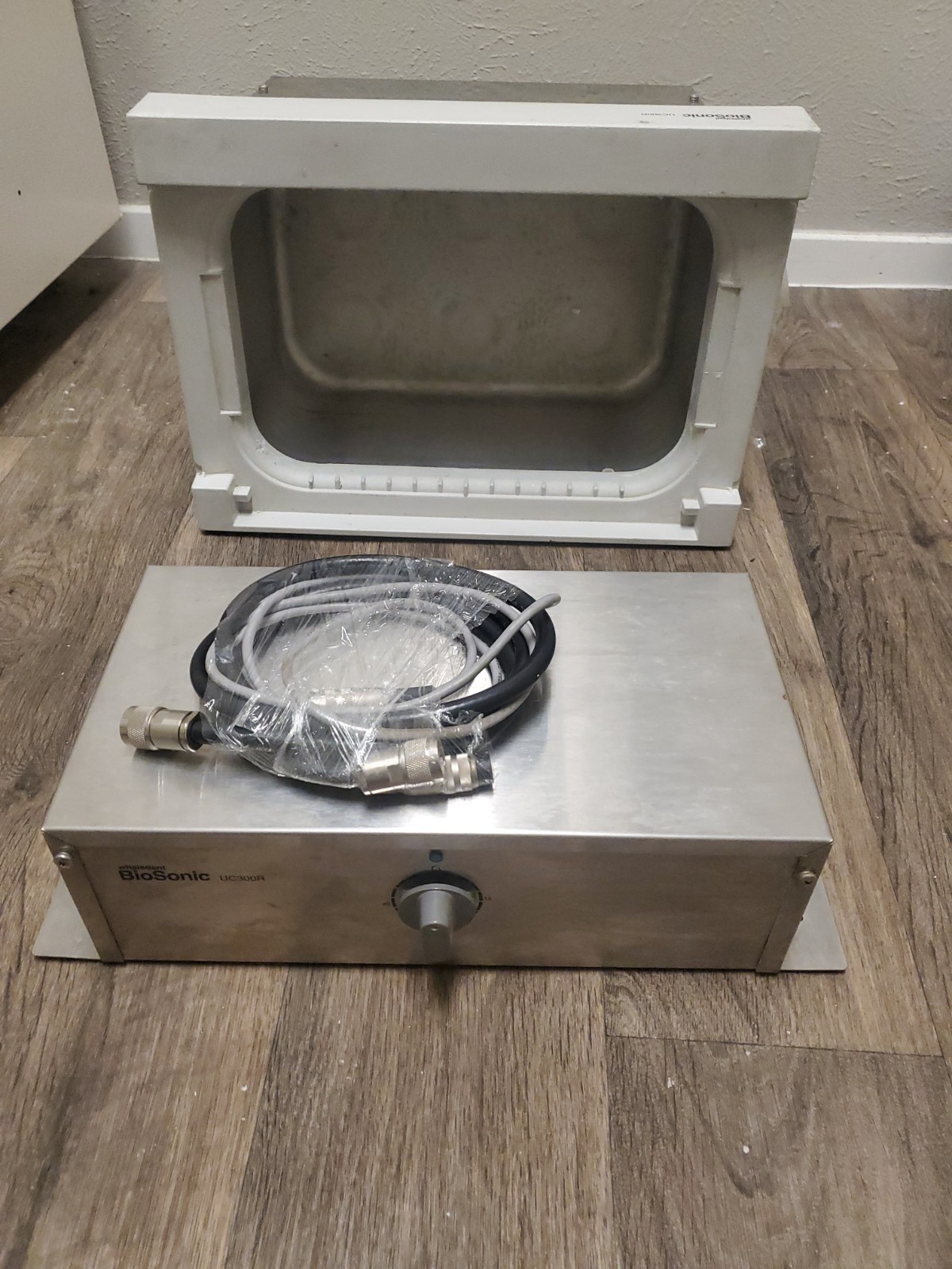 Coltene BioSonic UC300R Ultrasonic Cleaner Recessed (115V) w/basket