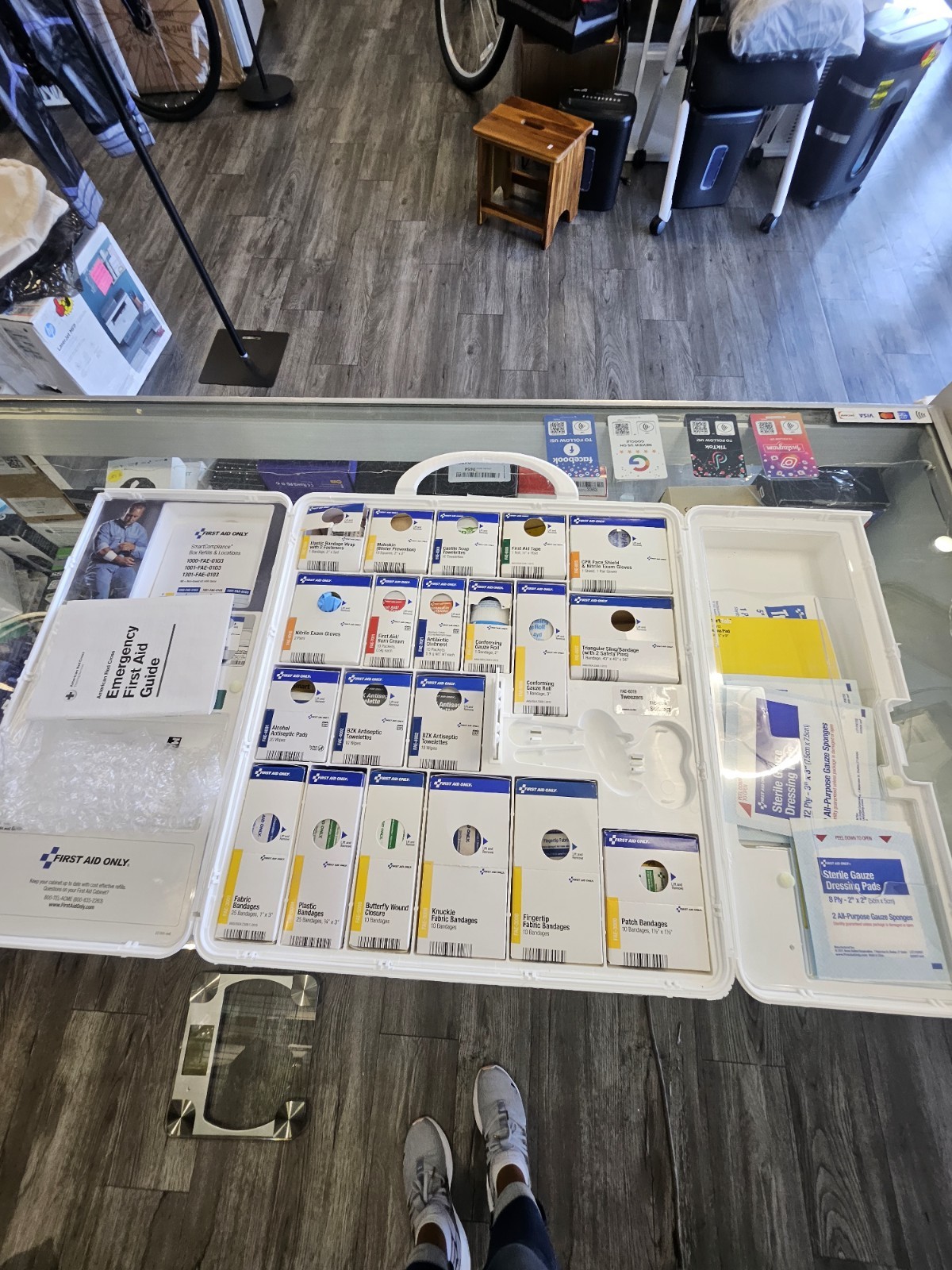 FIRST AID ONLY 1001-FAE-0103 FirstAid Kit w/House,206pcs,4×14.25″,WHT 40JH18