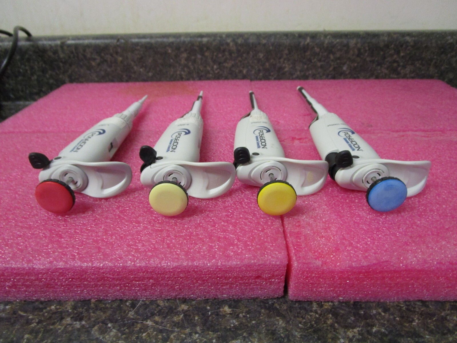 4 POSEIDON Genesee Scientific Pipettes 1-10µL, 2-20µL, 20-200µL, 100-1000µL