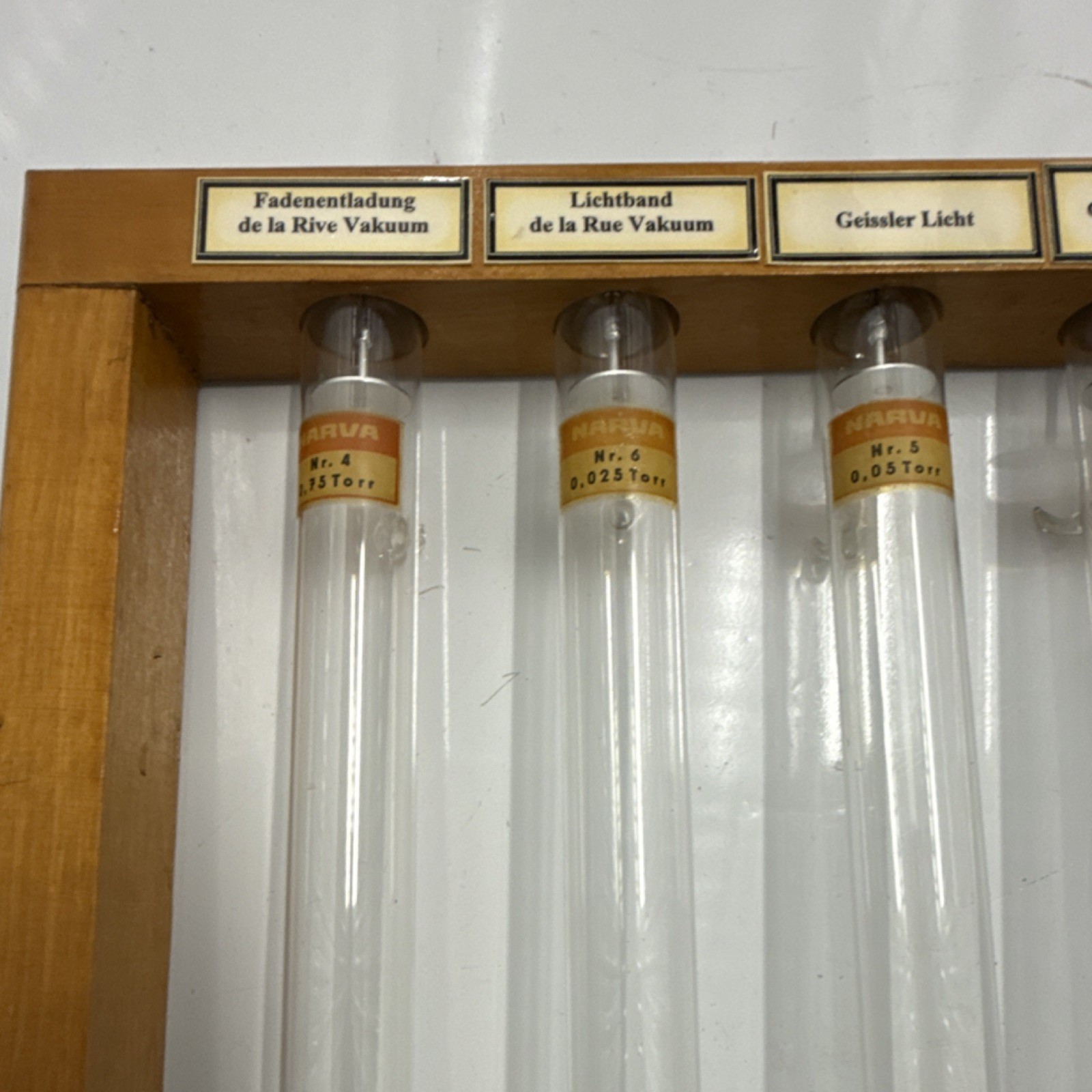 Narva Vacuum Scale Glass Test Tubes Set with Cork for Biological & Medical Lab