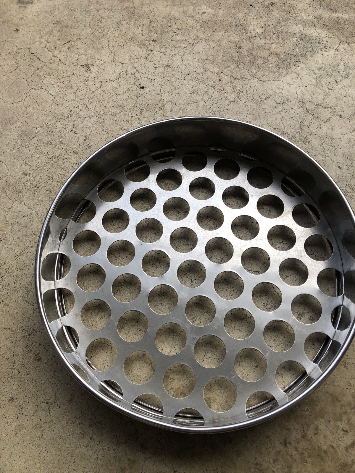 Round Hole Lab Test Sieve Stainless Mesh Screen 30cm dia screen, 30mm dia holes