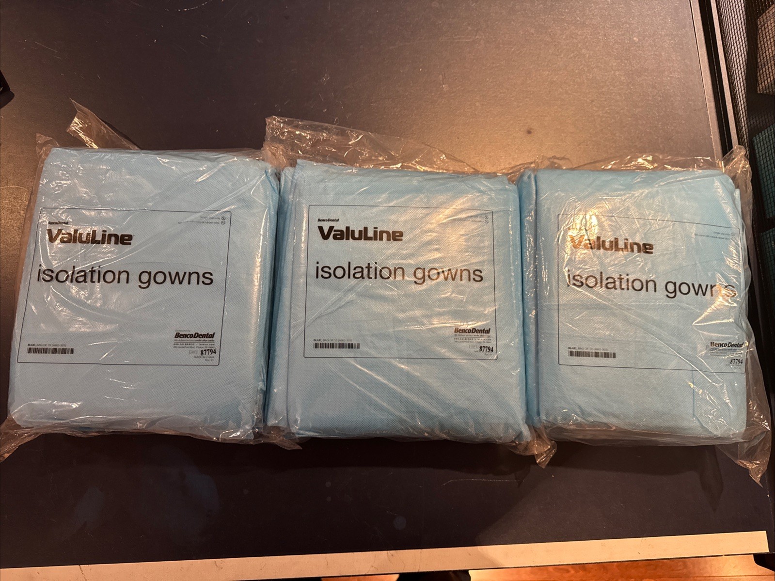 Disposable Personal Protection Isolation Dental Medical Gown PPE Case of 30