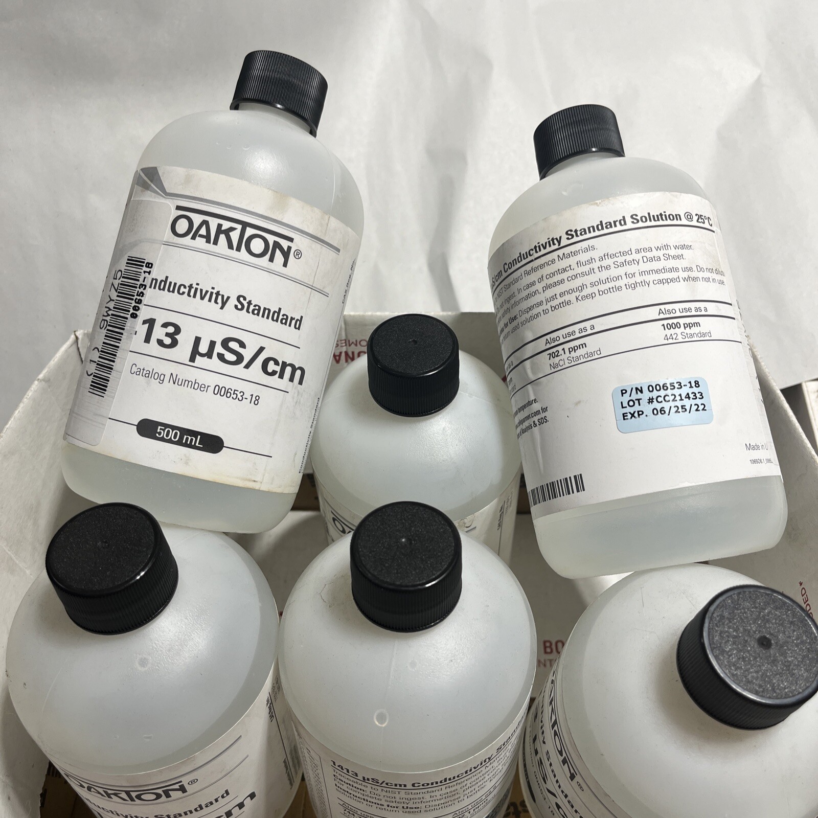 6) Oakton WD-00653-18 Conductivity standard, 1413 µS, calibration sol. Exp.O6/22