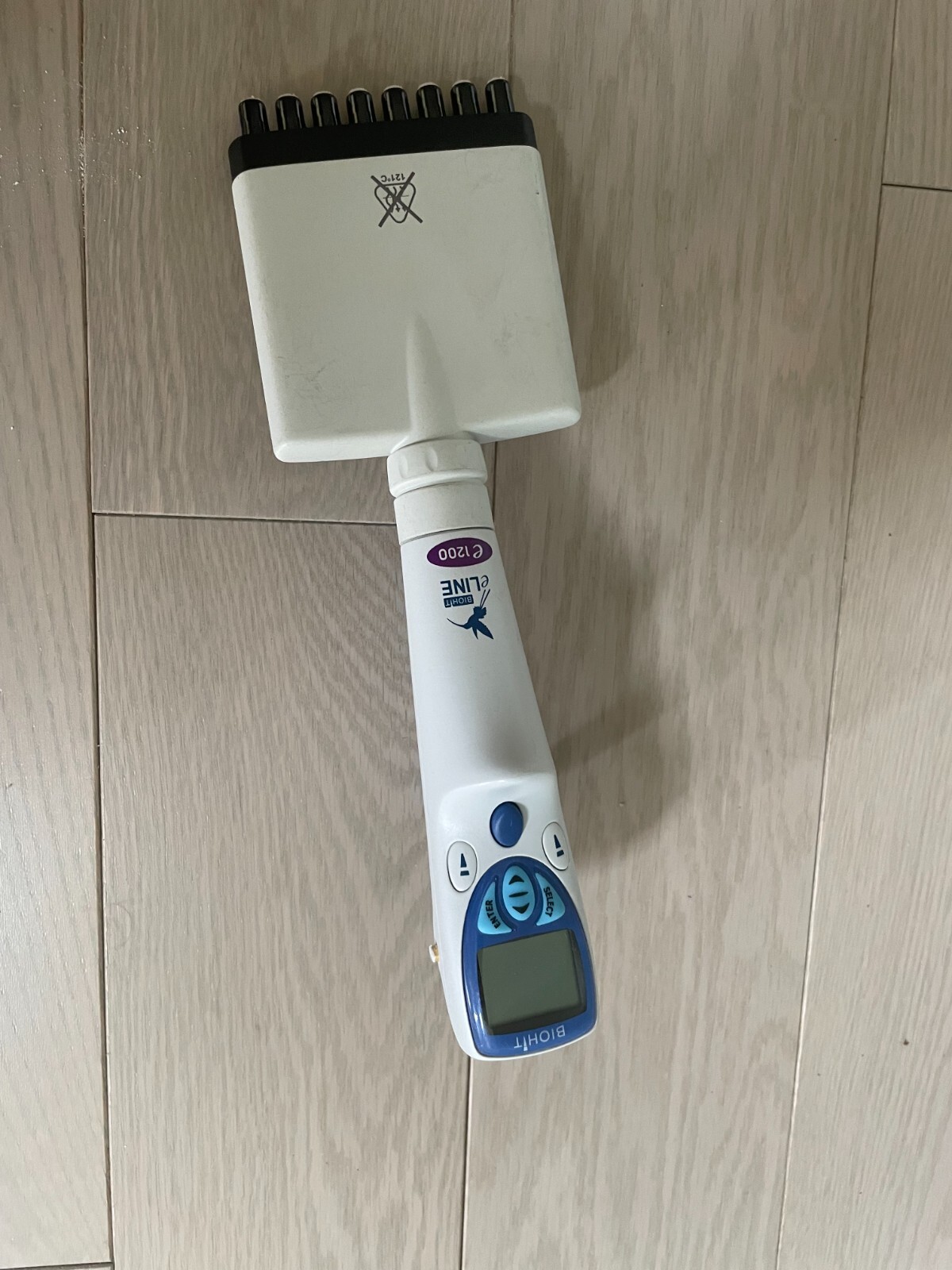 BioHit eLine pipette pipet electronic e1200 10-1200 ul digital multichannel z