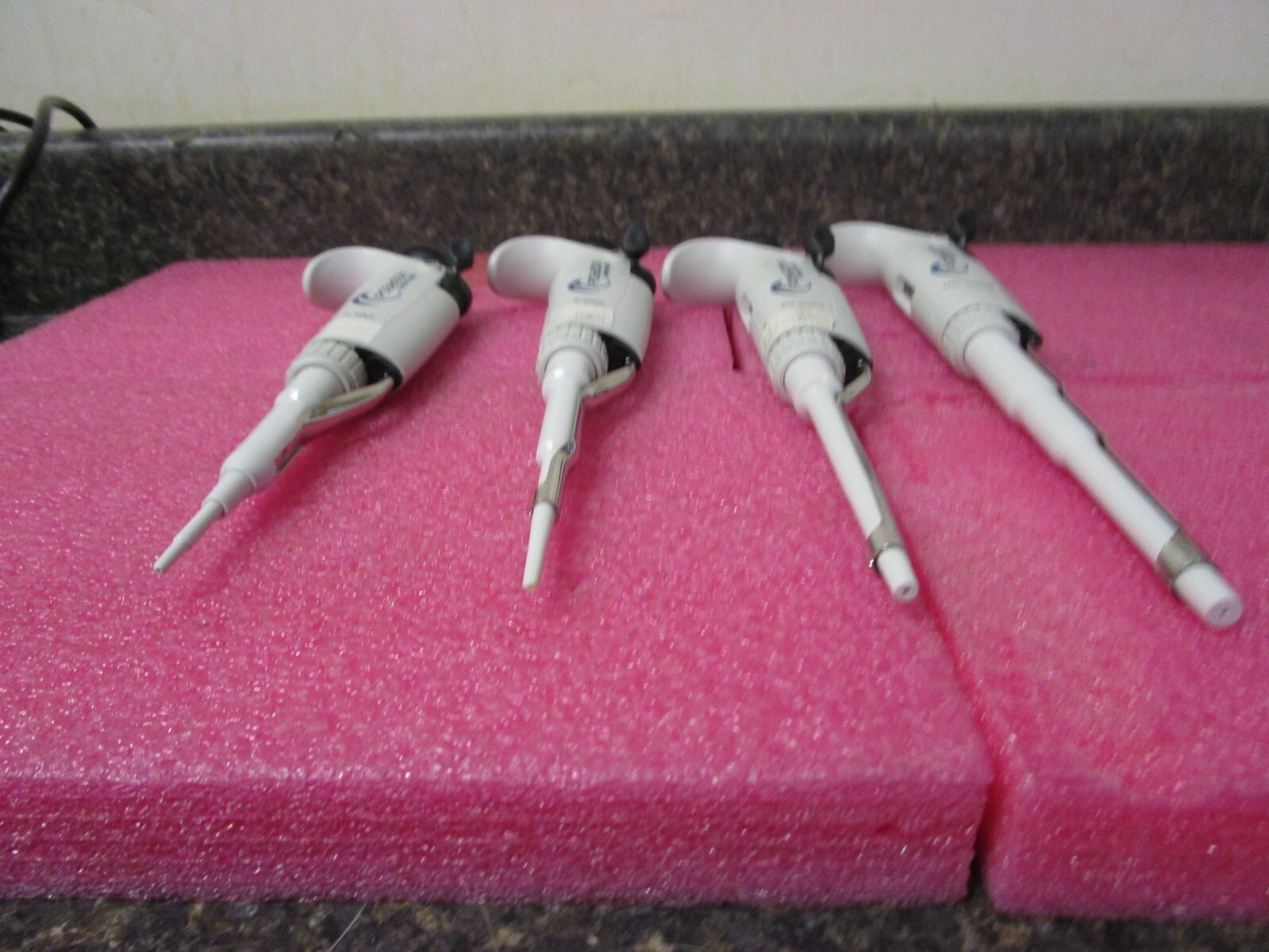 4 POSEIDON Genesee Scientific Pipettes 1-10µL, 2-20µL, 20-200µL, 100-1000µL