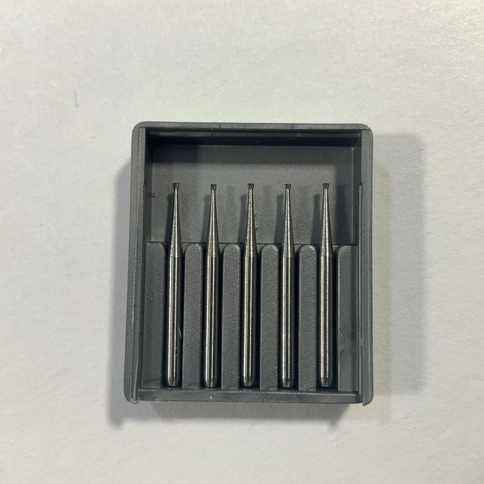 Inverted Cone Carbide Bur Bundle / Brasseler / 33 1/2 006 Shank 31 (10 qty)