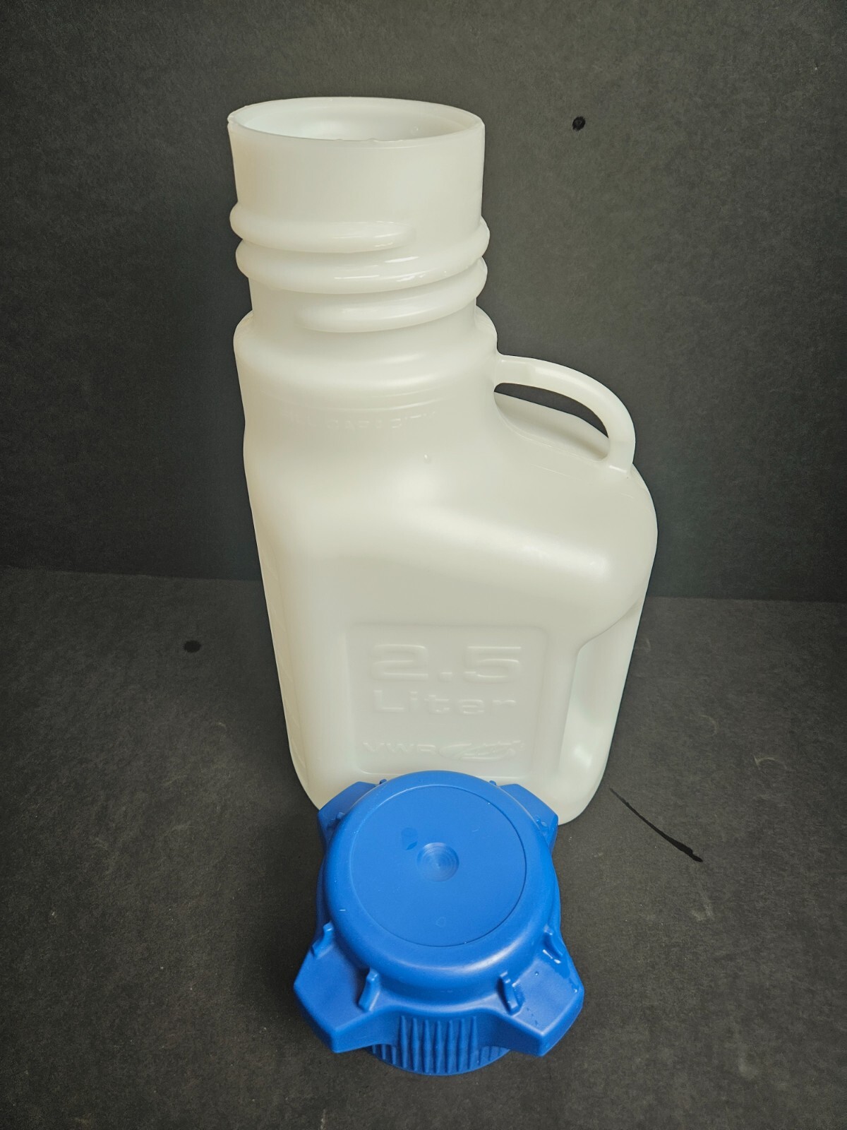 VWR Carboy HDPE 2.5 L with Screw Cap
