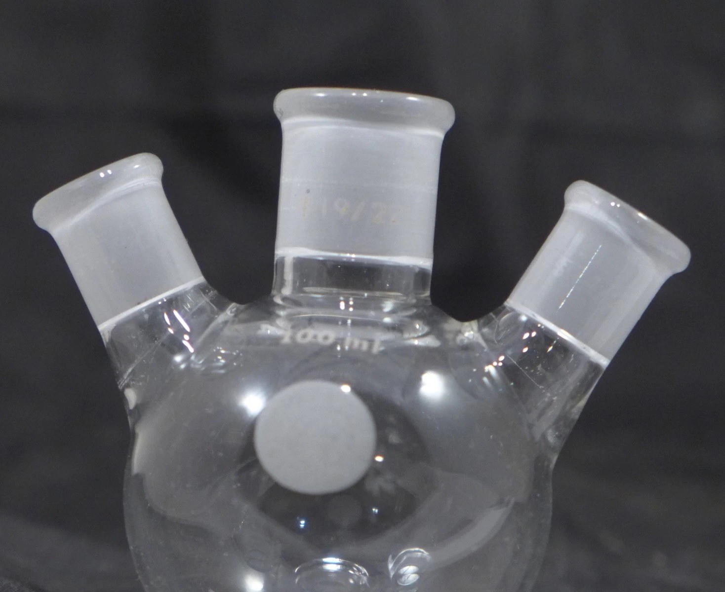 KIMBLE Angled Three-Neck Round Bottom Flask, 19/22 & 14/20, 100mL #295510-0100