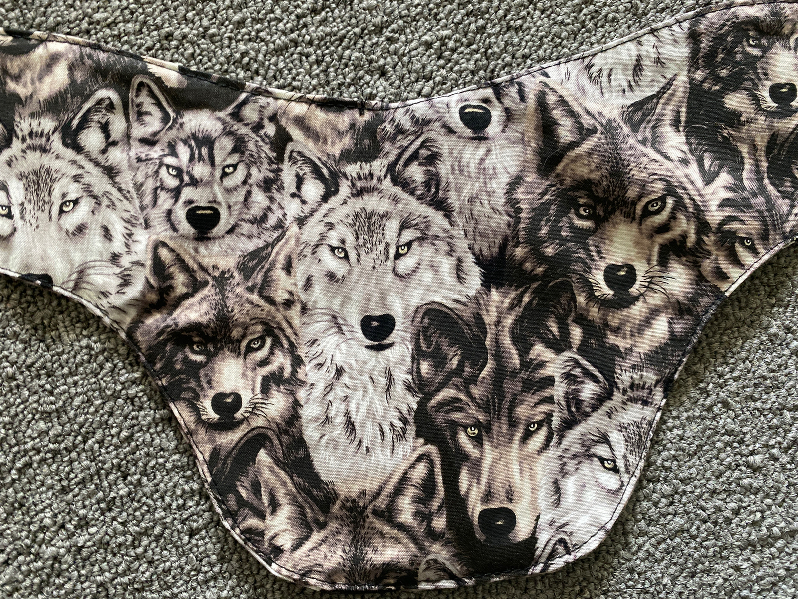 New Washable X ray Thyroid Shield Cover Wolf Print
