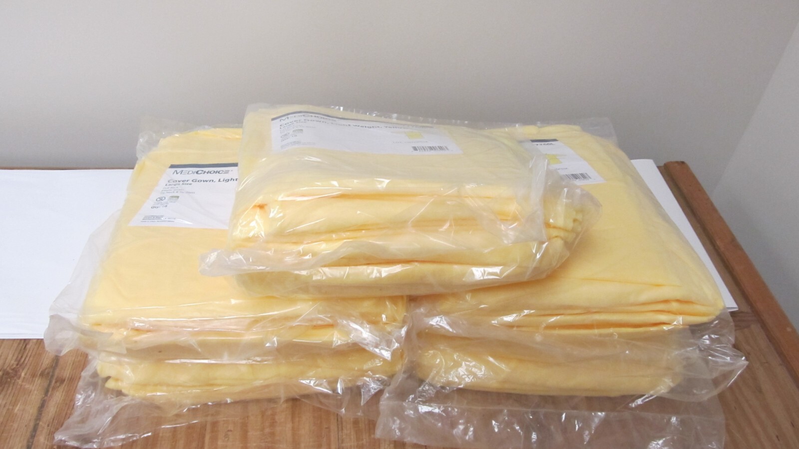 Sealed! Lot of 50! MediChoice Cover Gown Disposable Exam Gown Large *Free S&H*