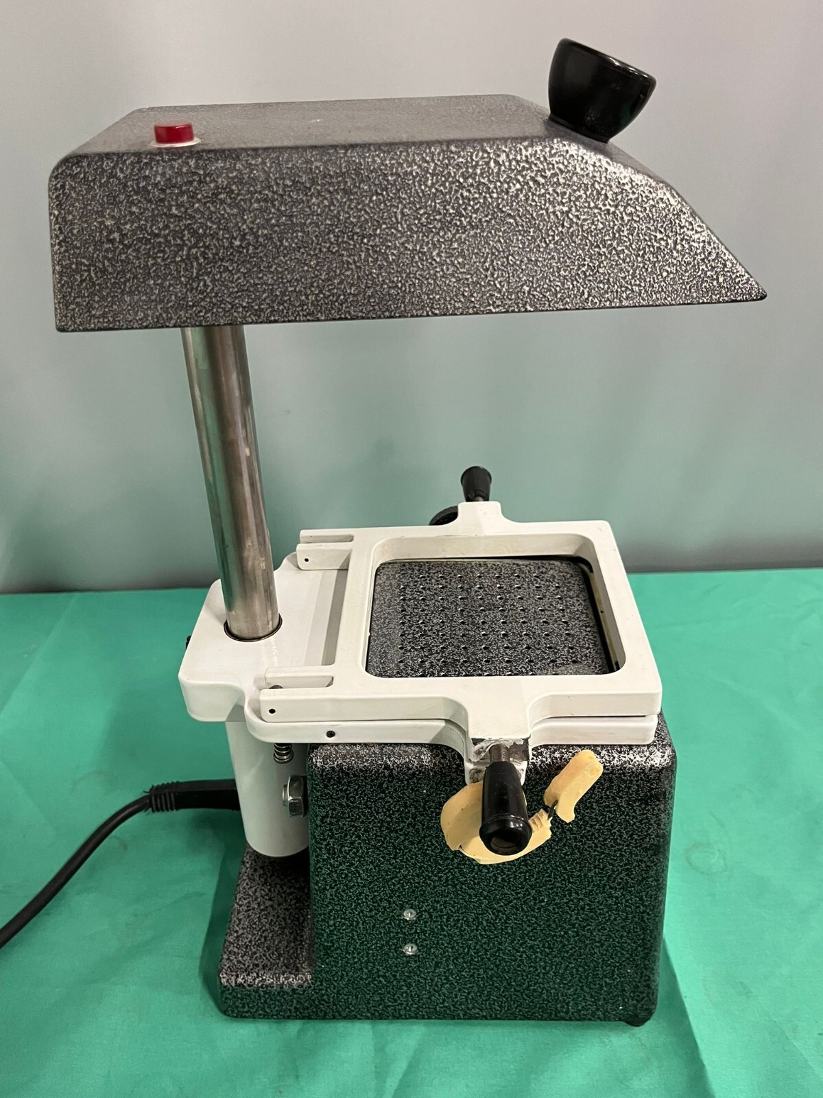 Ultradent Ultra-Form Vacuum Former – Model UP 250