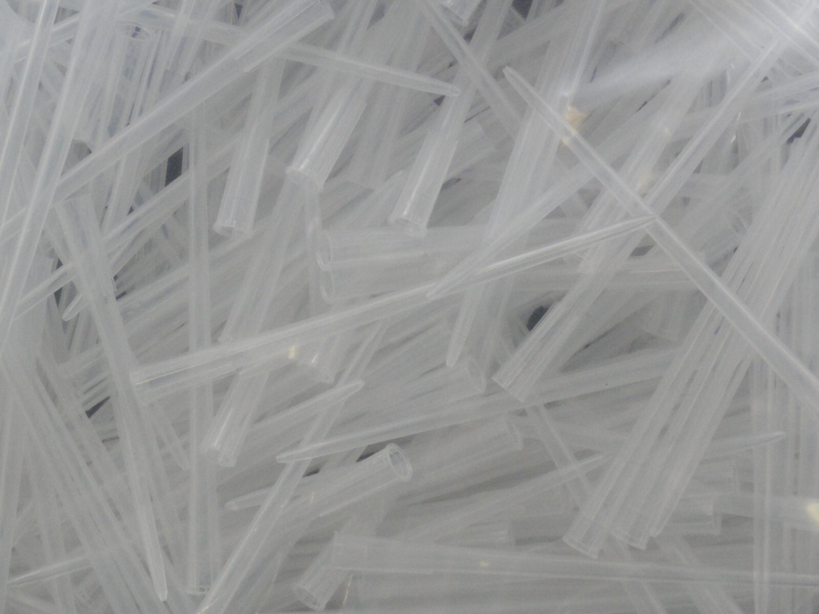 1 Case of 2500 – 300μL Pipet Tips – Extended Length – Bulk Pack – NonSterile